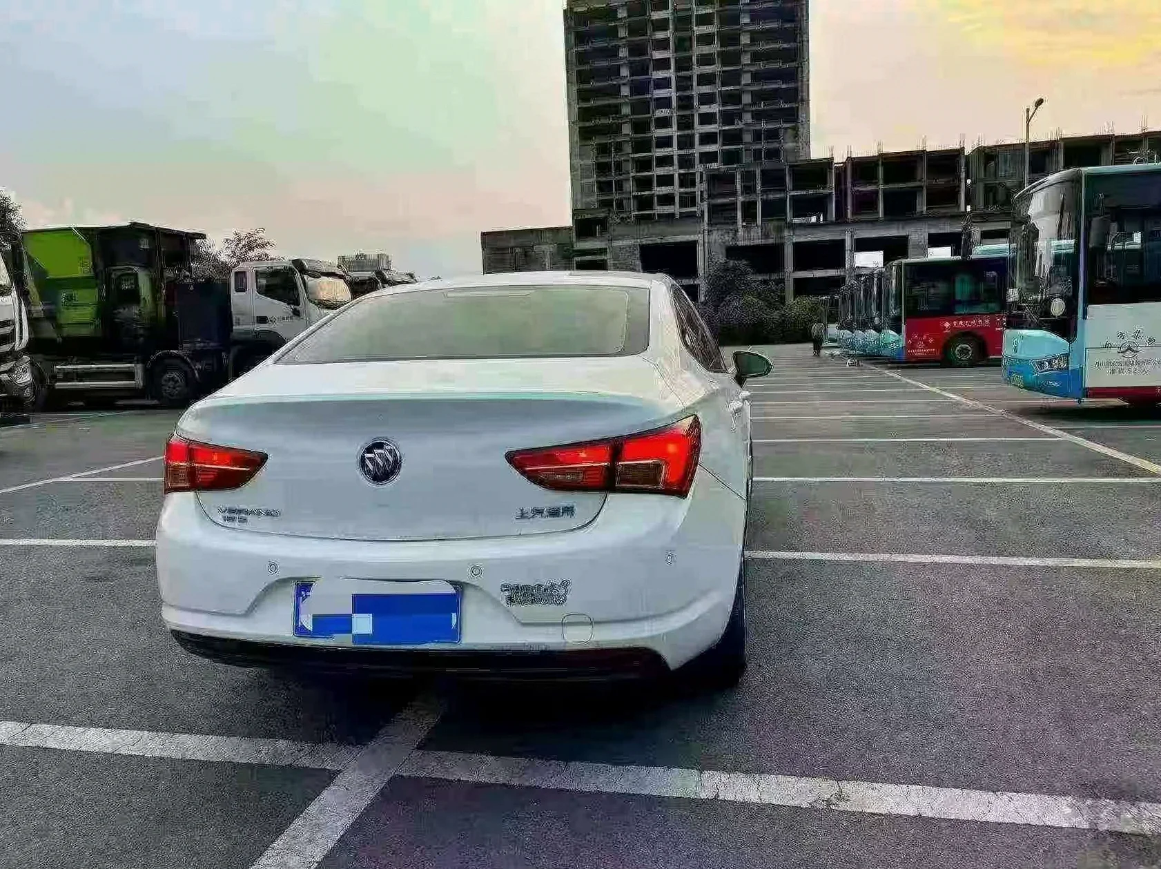 别克威朗 驾驶室