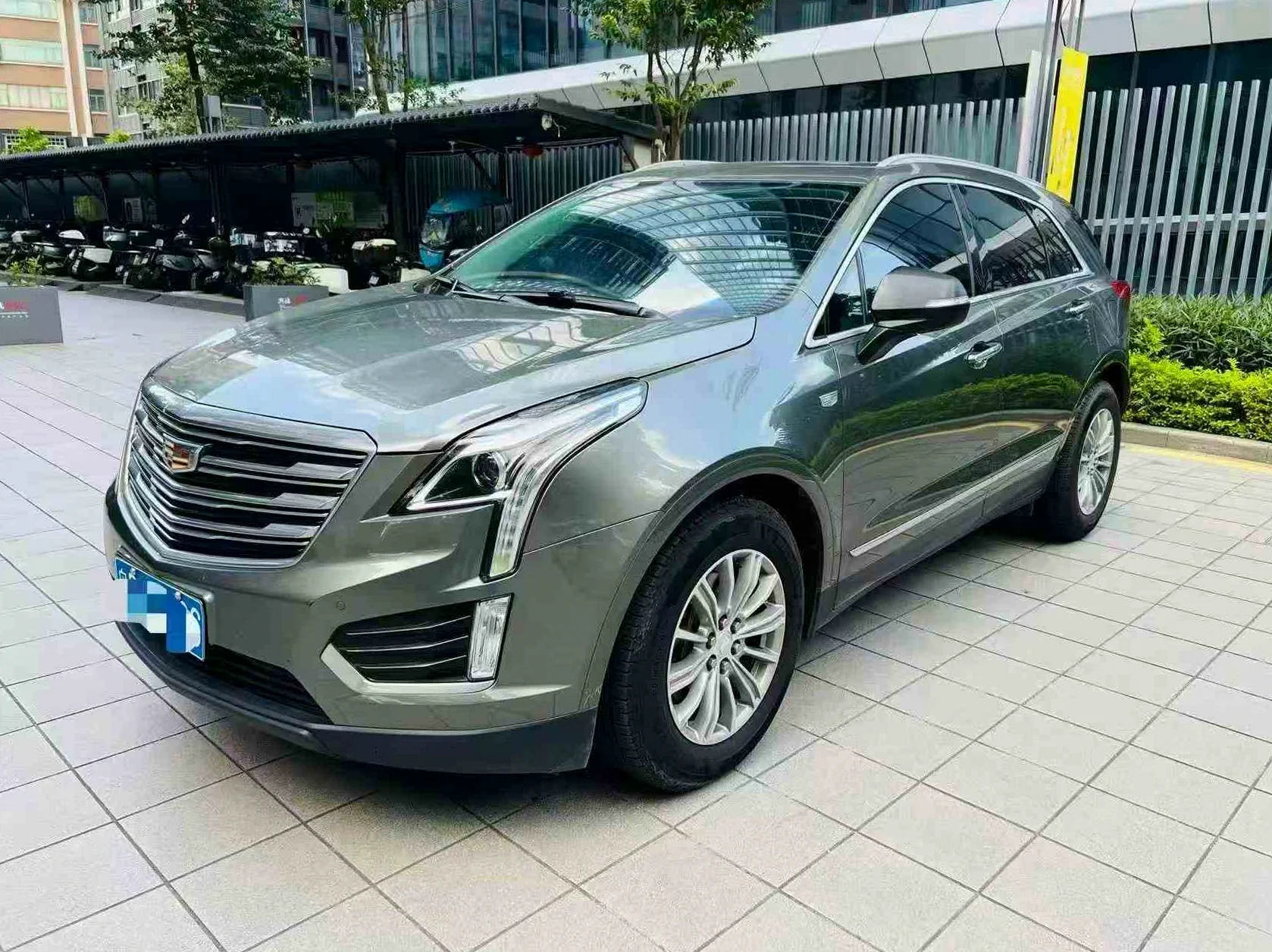 凯迪拉克XT5 正面外观三
