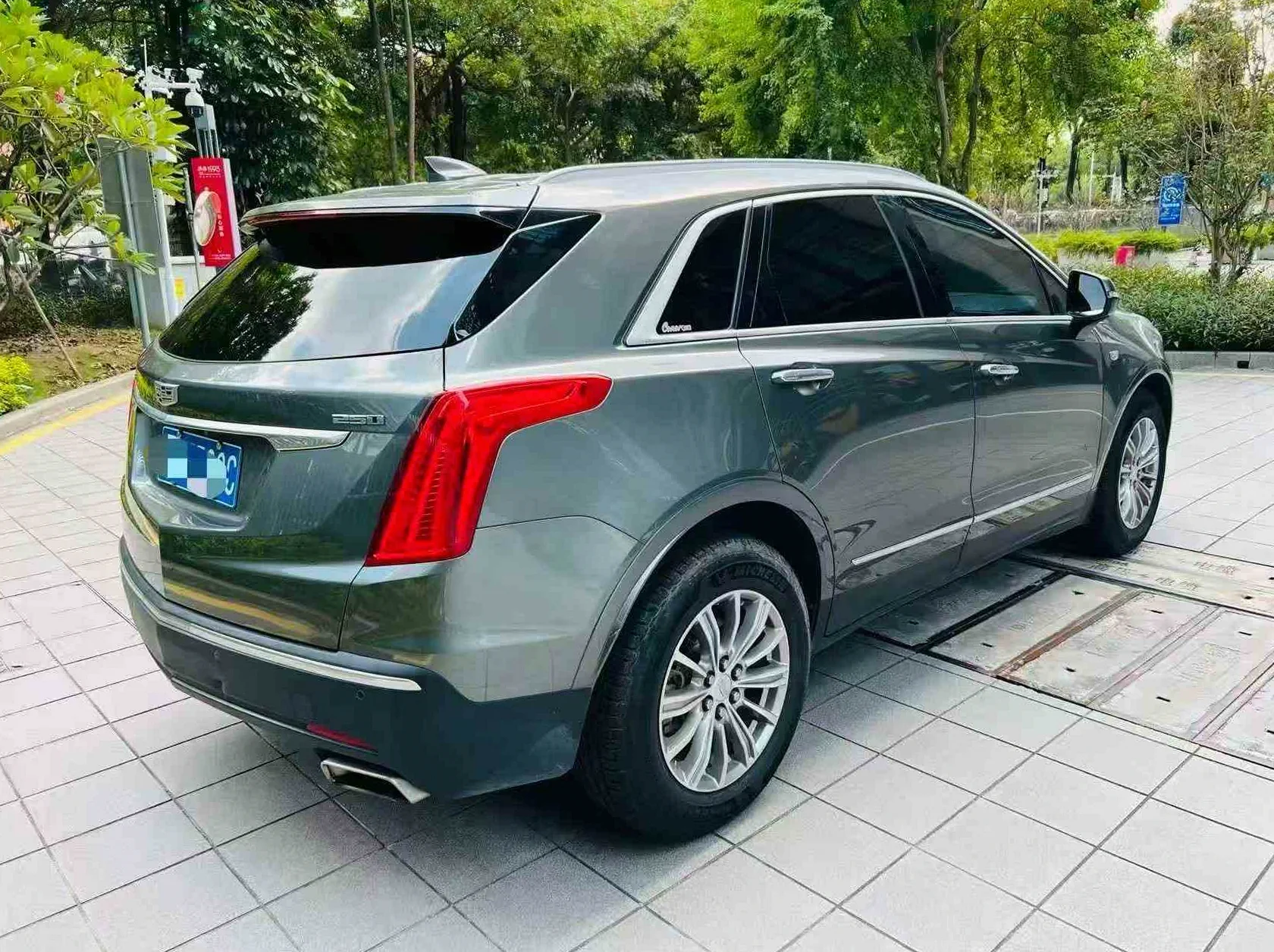 凯迪拉克XT5 驾驶室