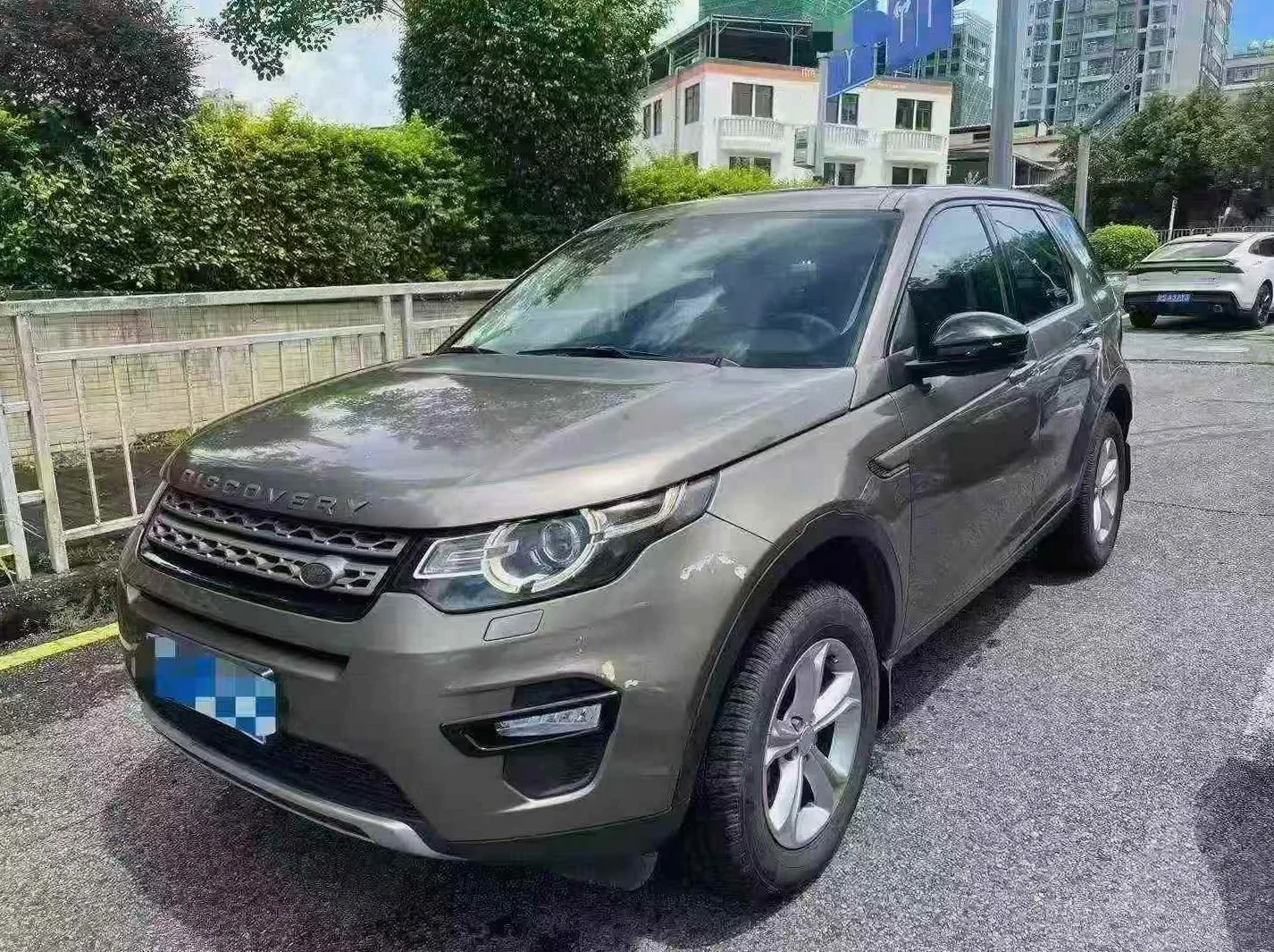 路虎发现神行 正面外观三