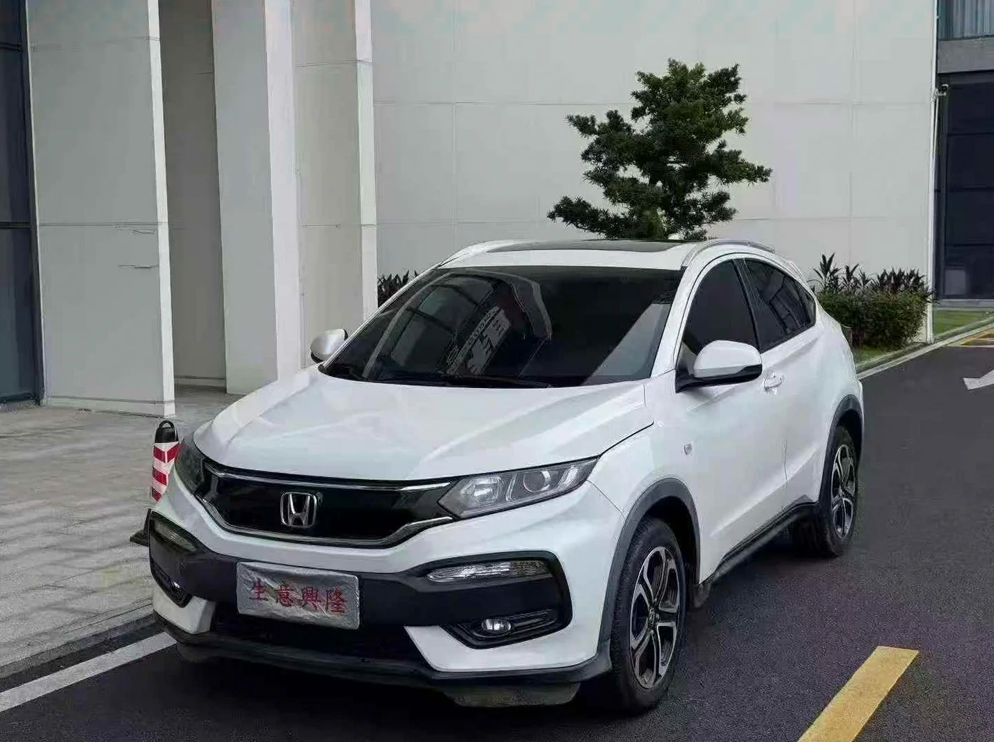 本田XRV 正面外观三
