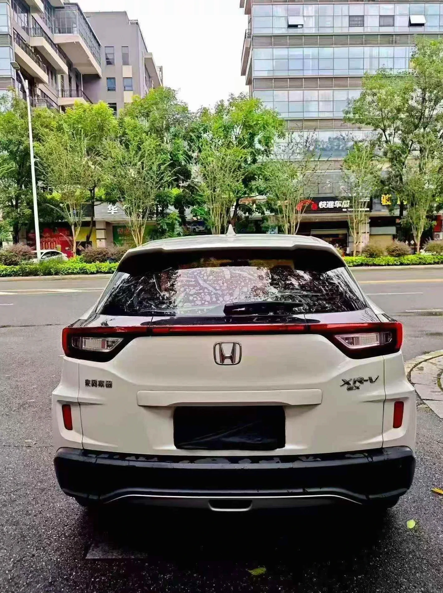 本田XRV 后面外观二