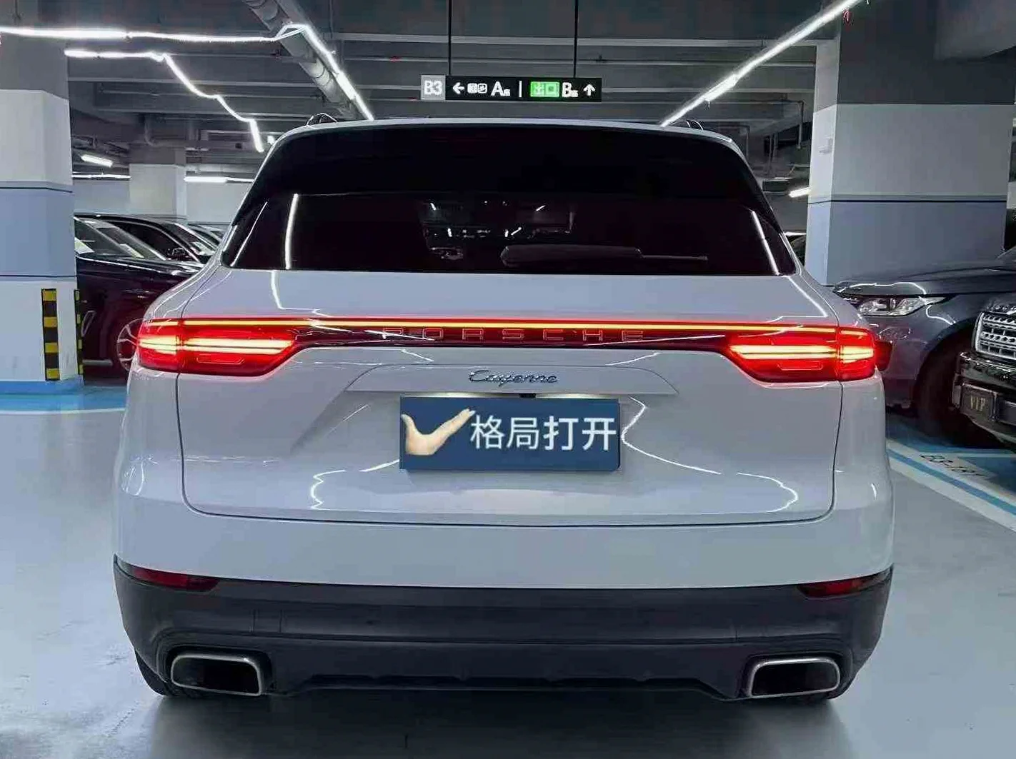 保时捷卡宴 驾驶室