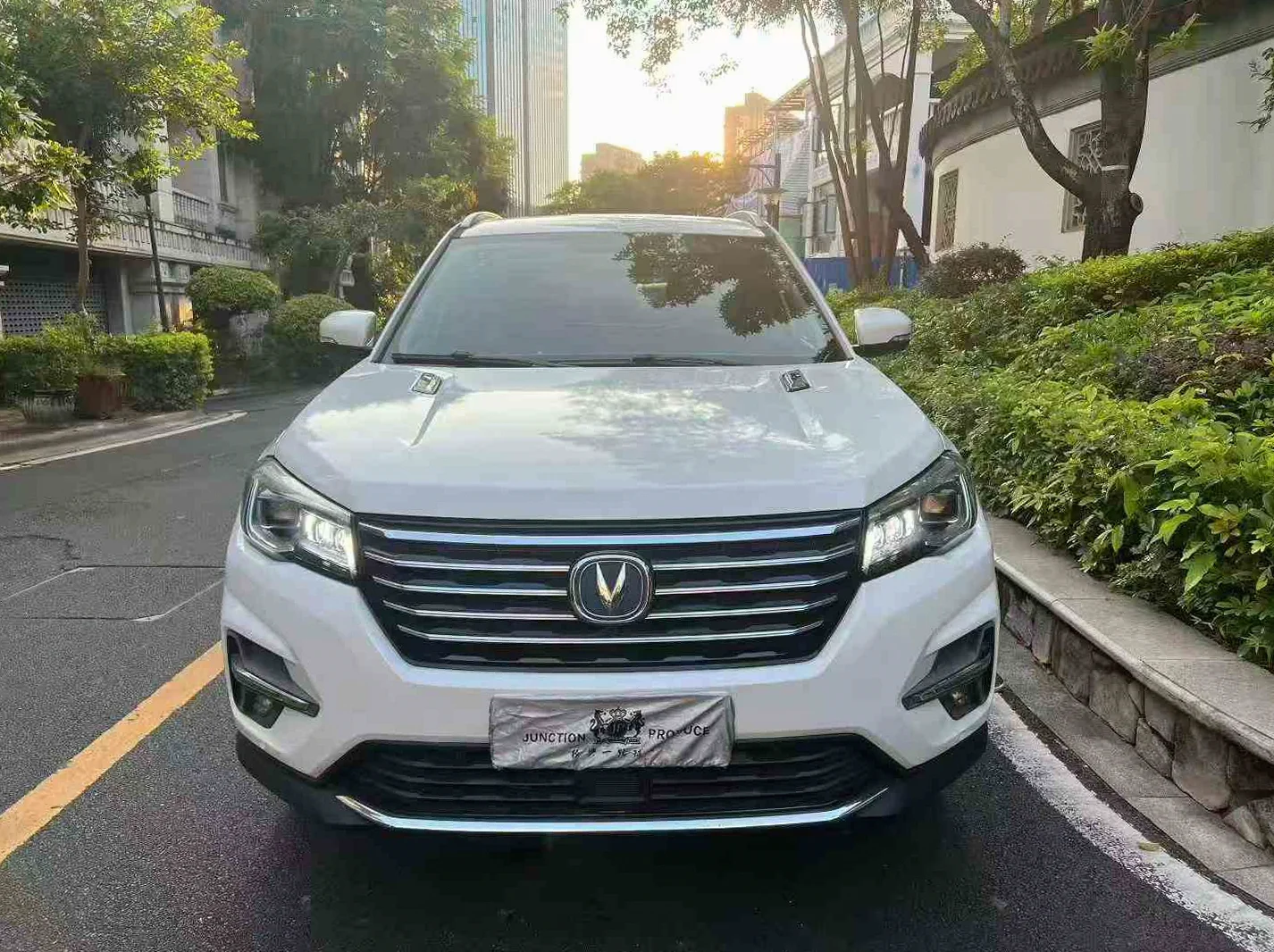 长安汽车CS75 正面外观二