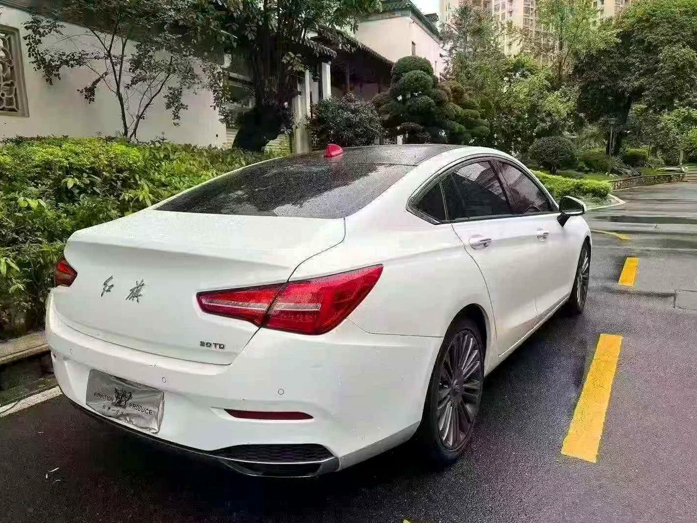 红旗H5 驾驶室