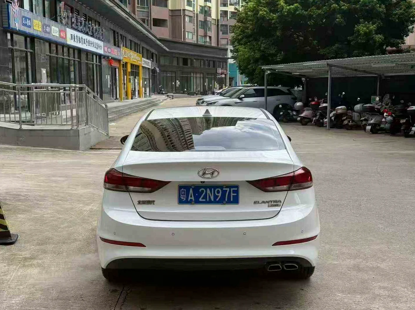 现代领动 内饰后排