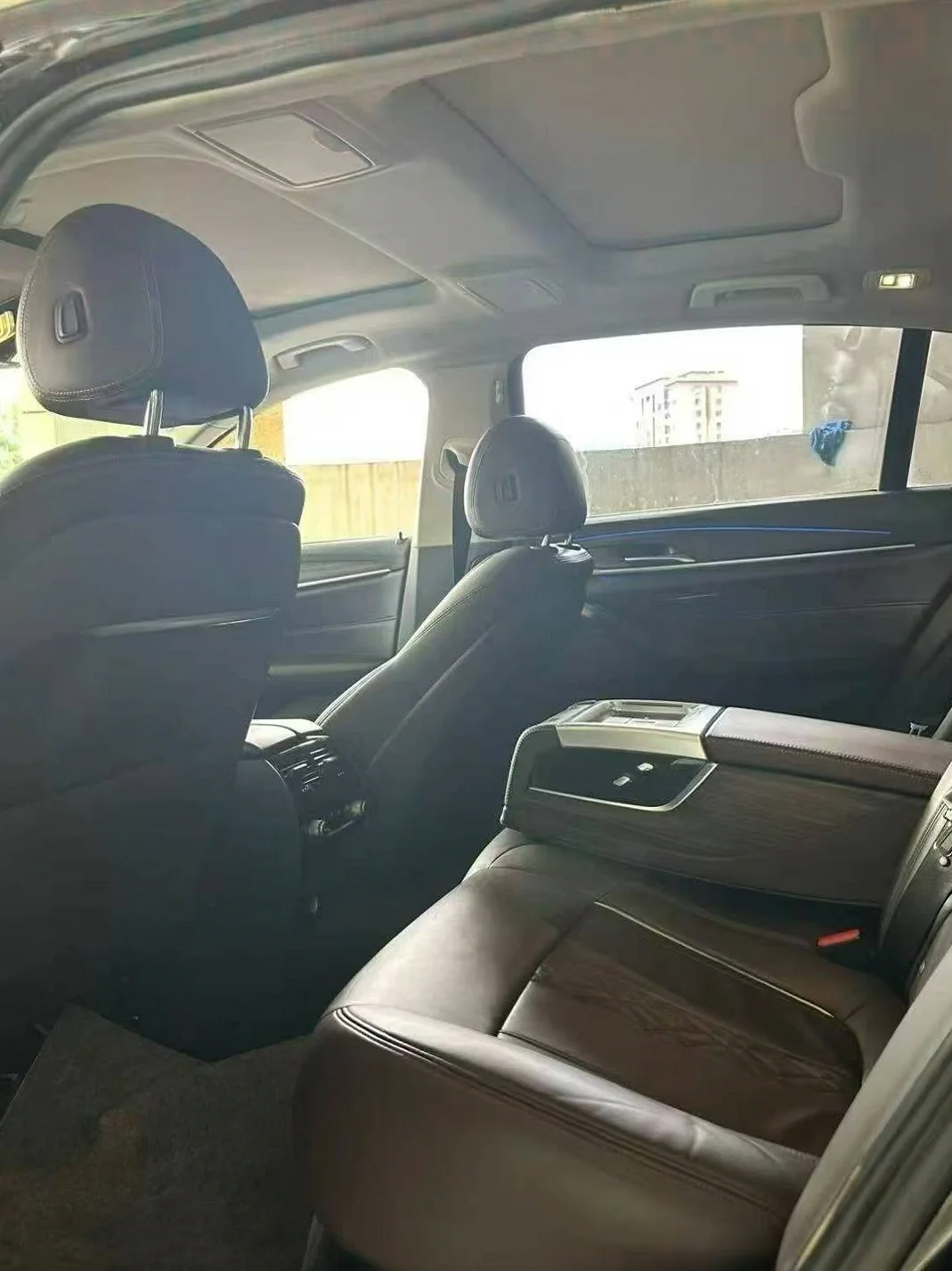 宝马5系 后面外观三