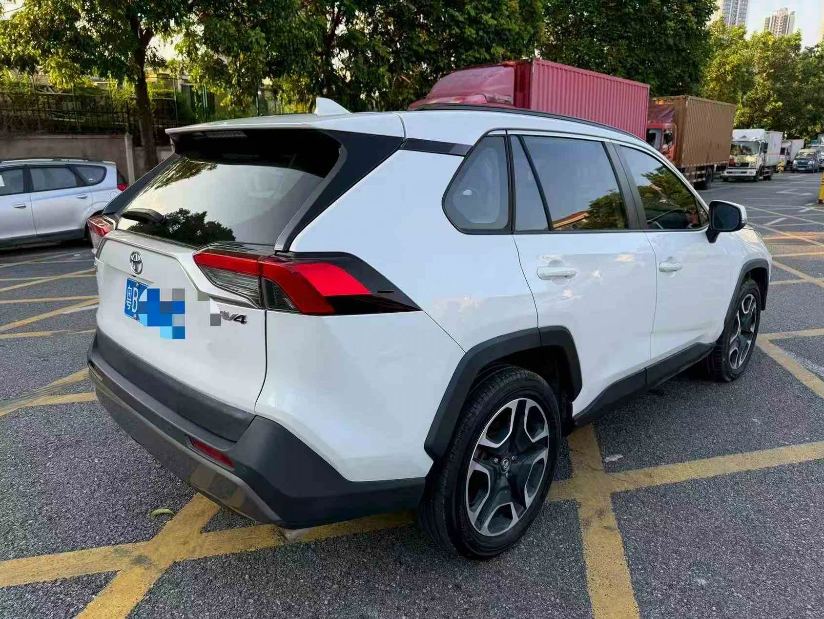 丰田RAV4 驾驶室