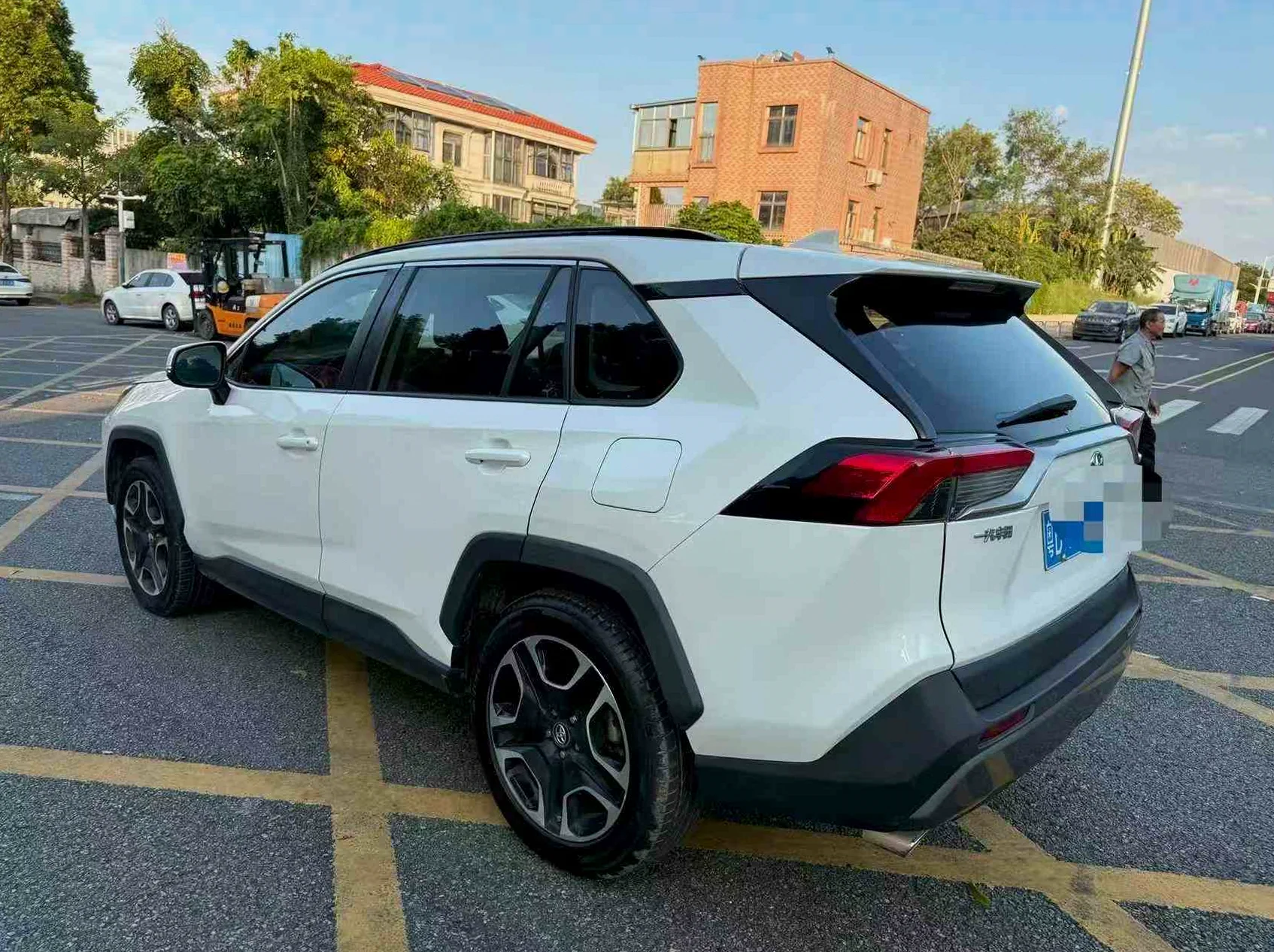 丰田RAV4 内饰前排
