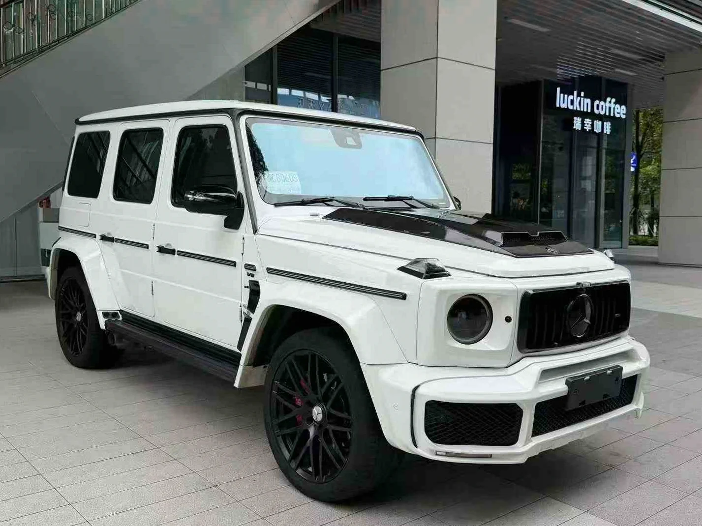 奔驰G 正面外观三
