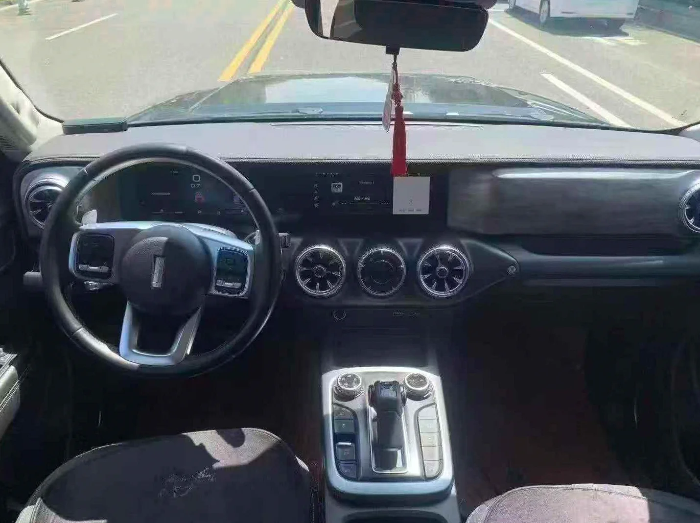 长城汽车300 后面外观二
