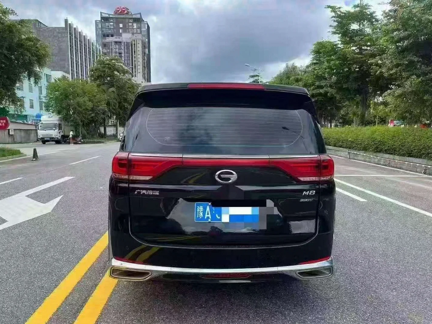 传祺M8 后面外观一