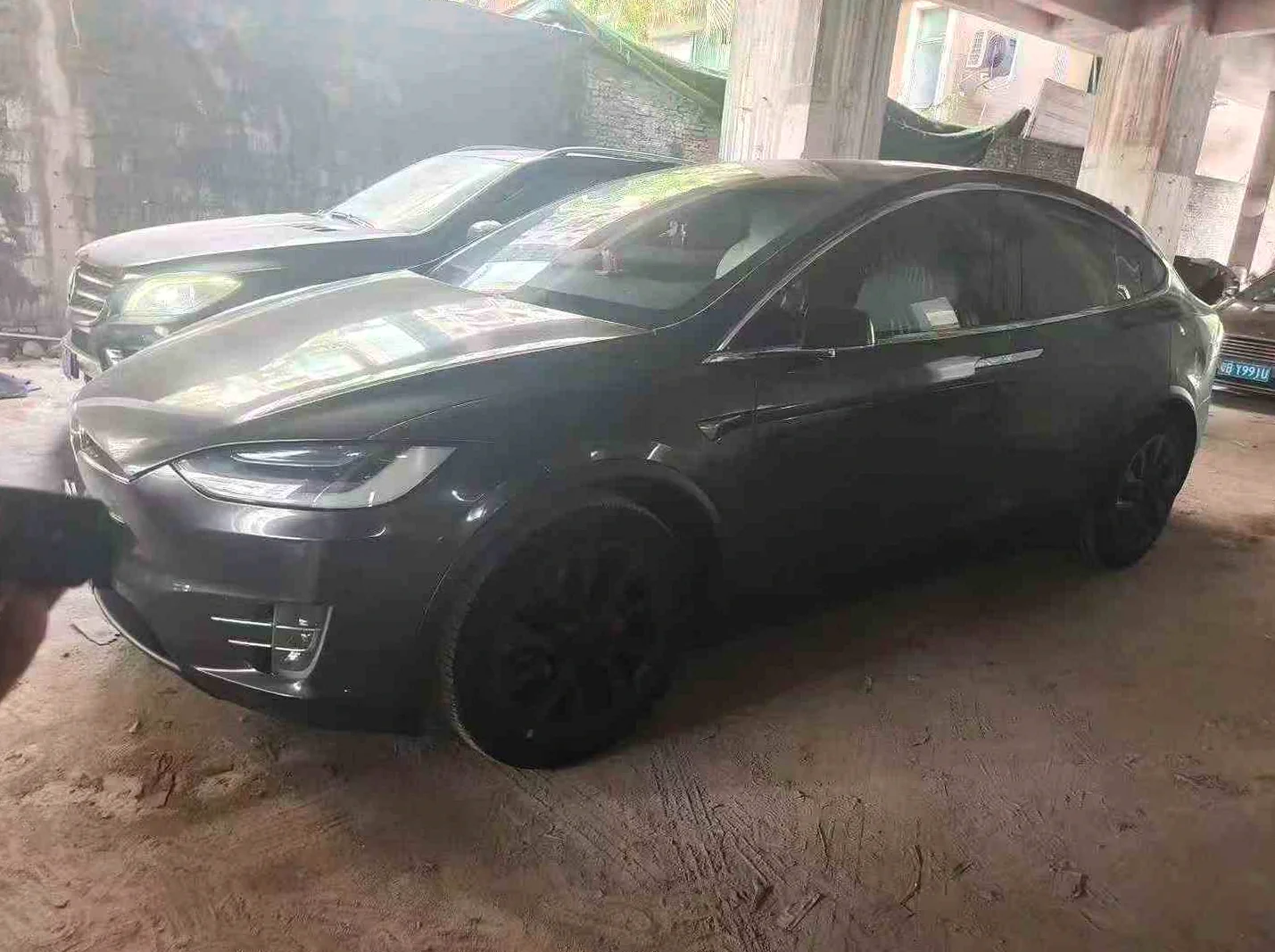 特斯拉MODEL 正面外观二