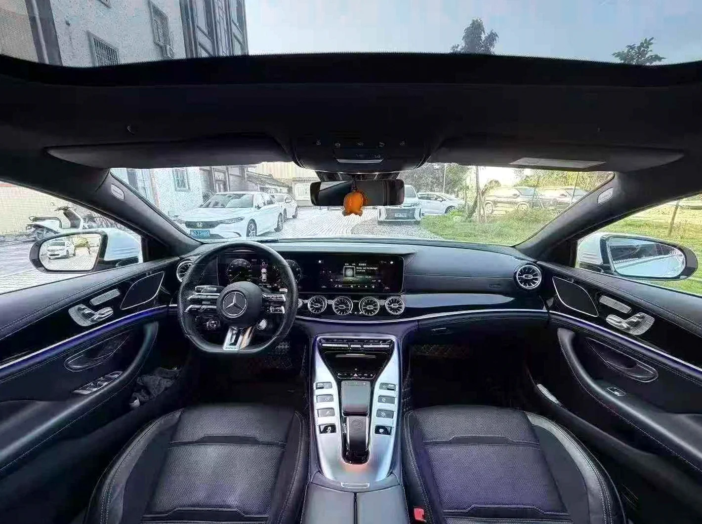 奔驰AMG 内饰后排