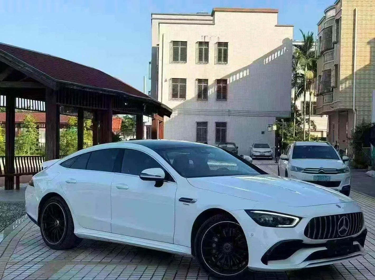 奔驰AMG 正面外观二