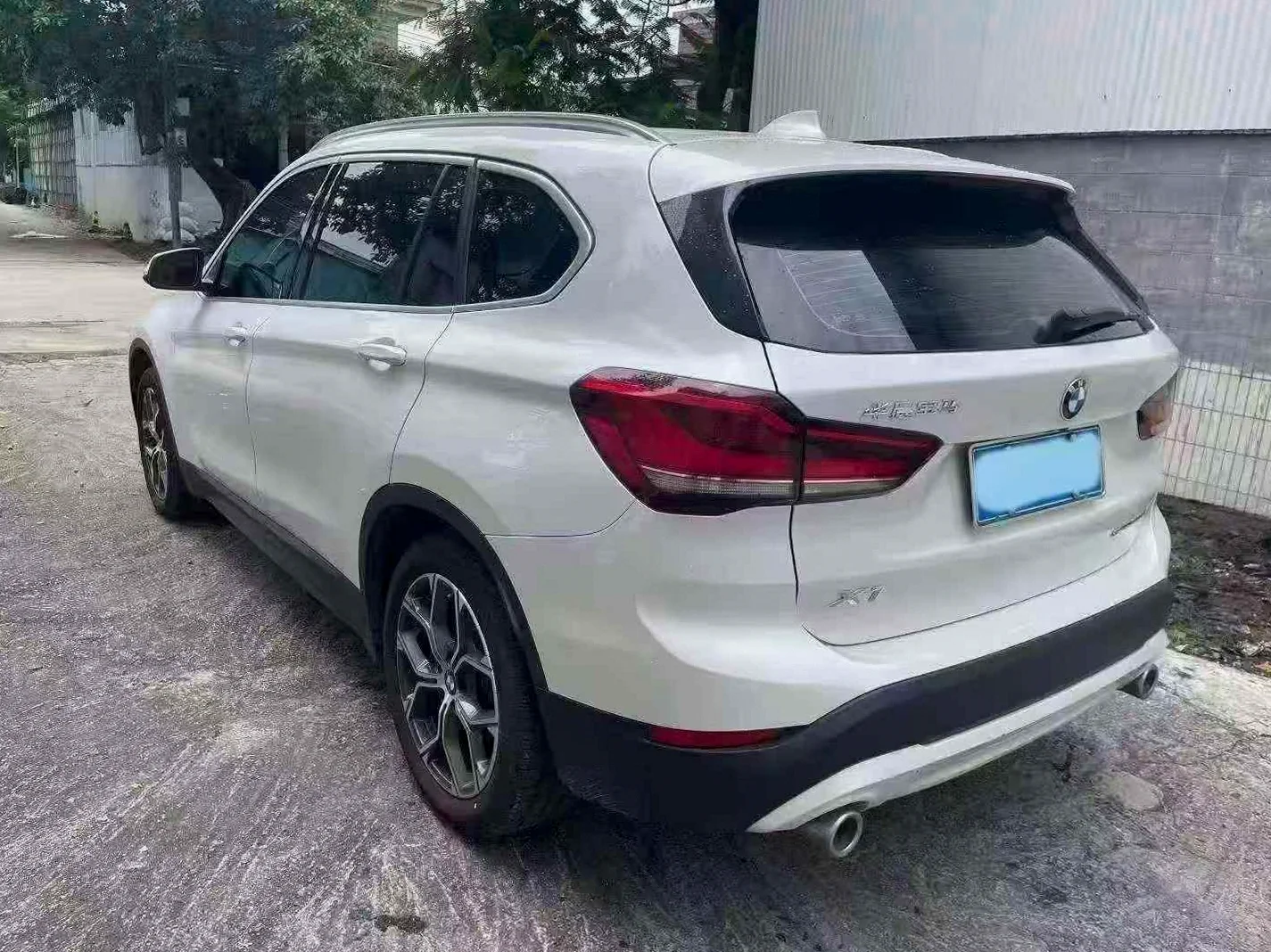 宝马X1 后面外观二