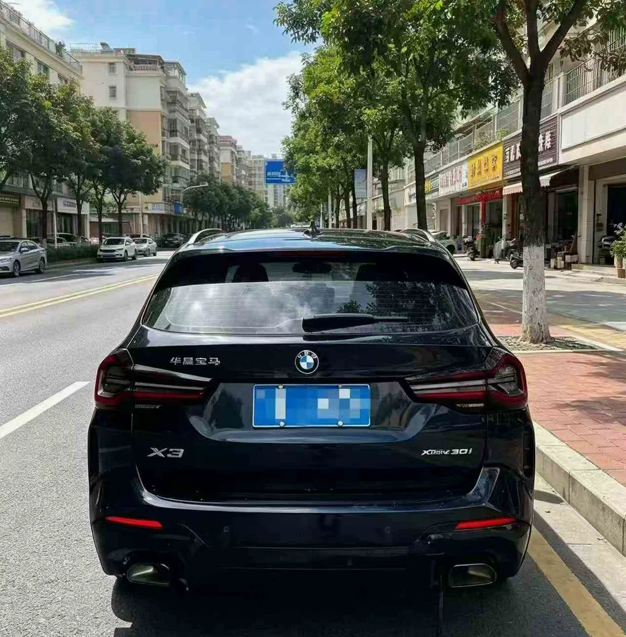 宝马X3 后面外观二