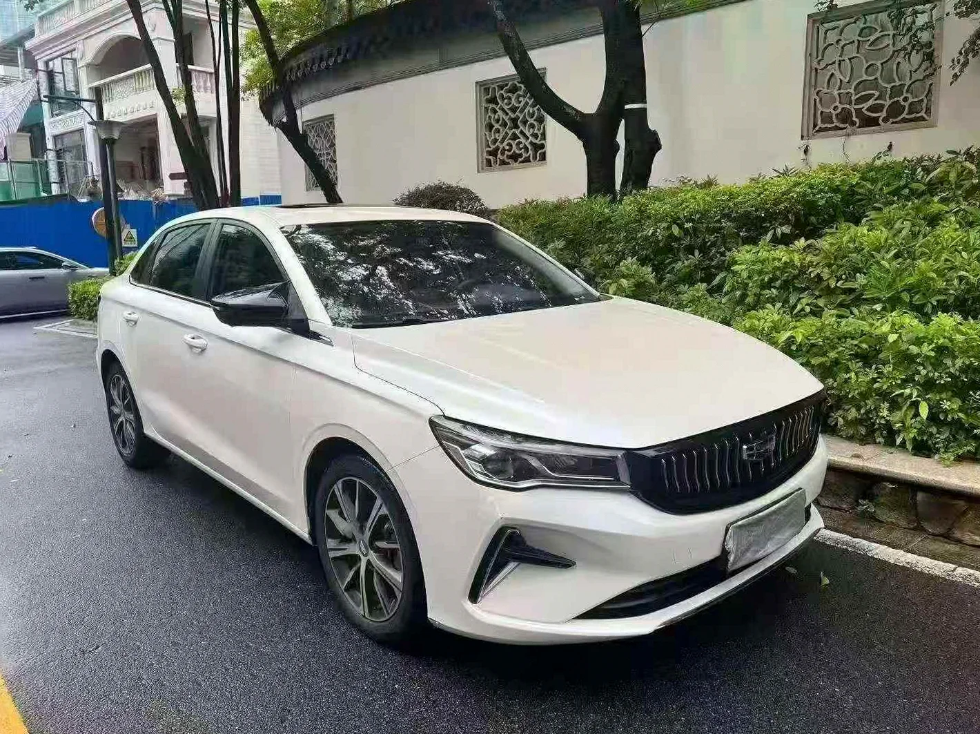 吉利帝豪 正面外观二
