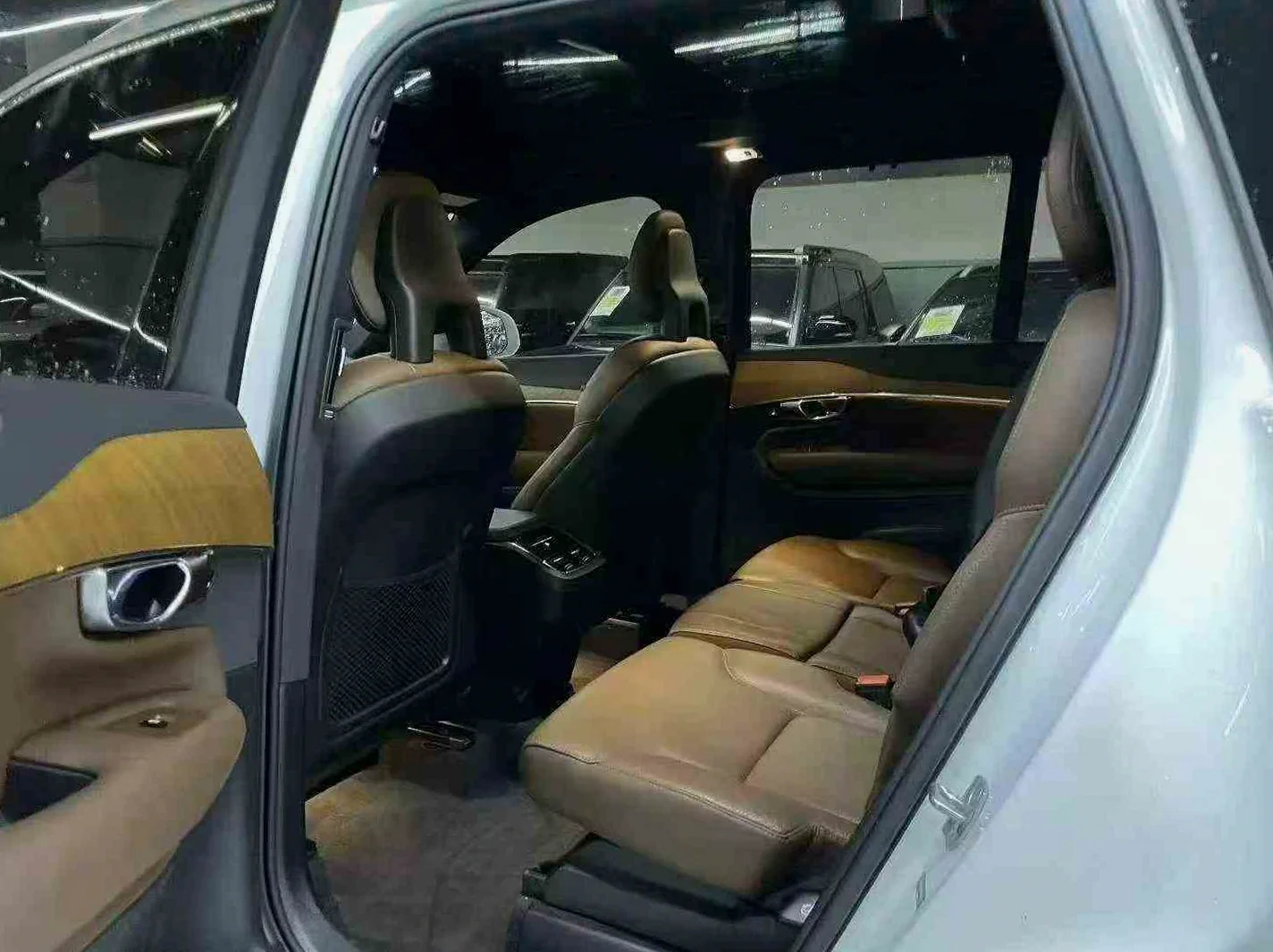 沃尔沃XC90 后面外观二
