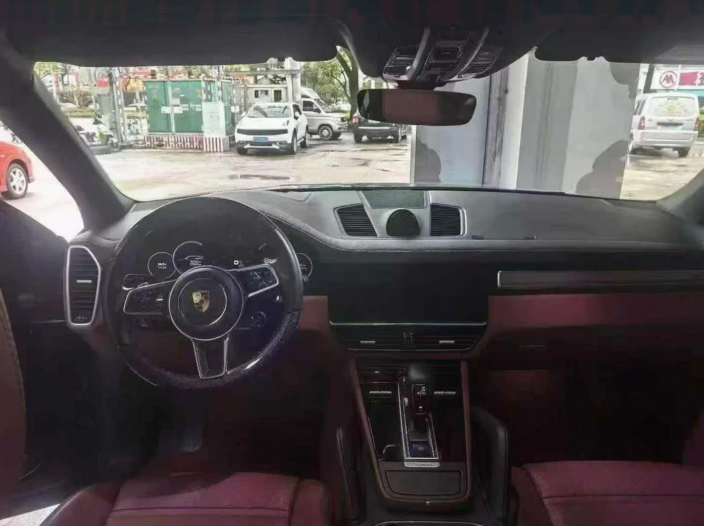 保时捷卡宴 后面外观二