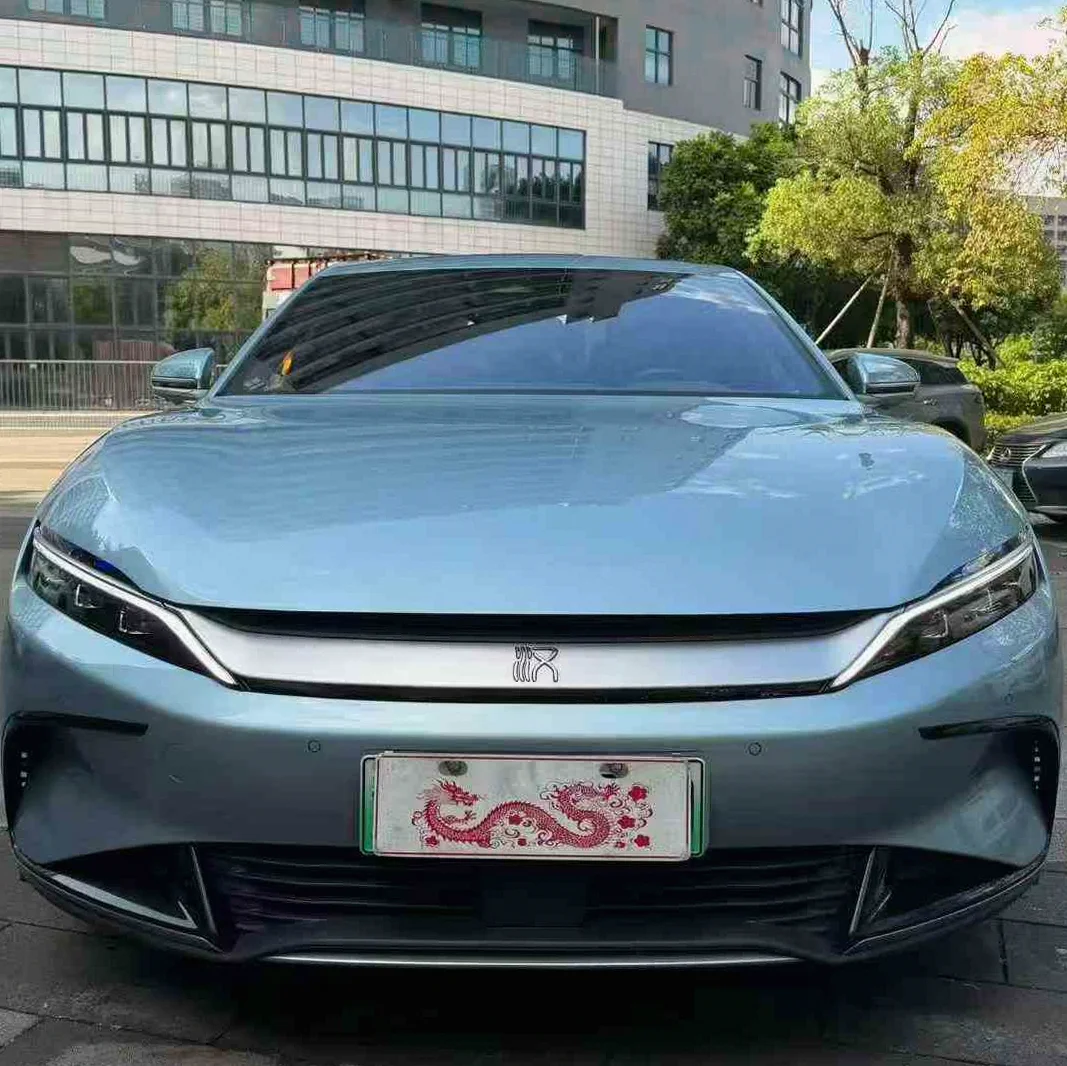 比亚迪汉 正面外观二