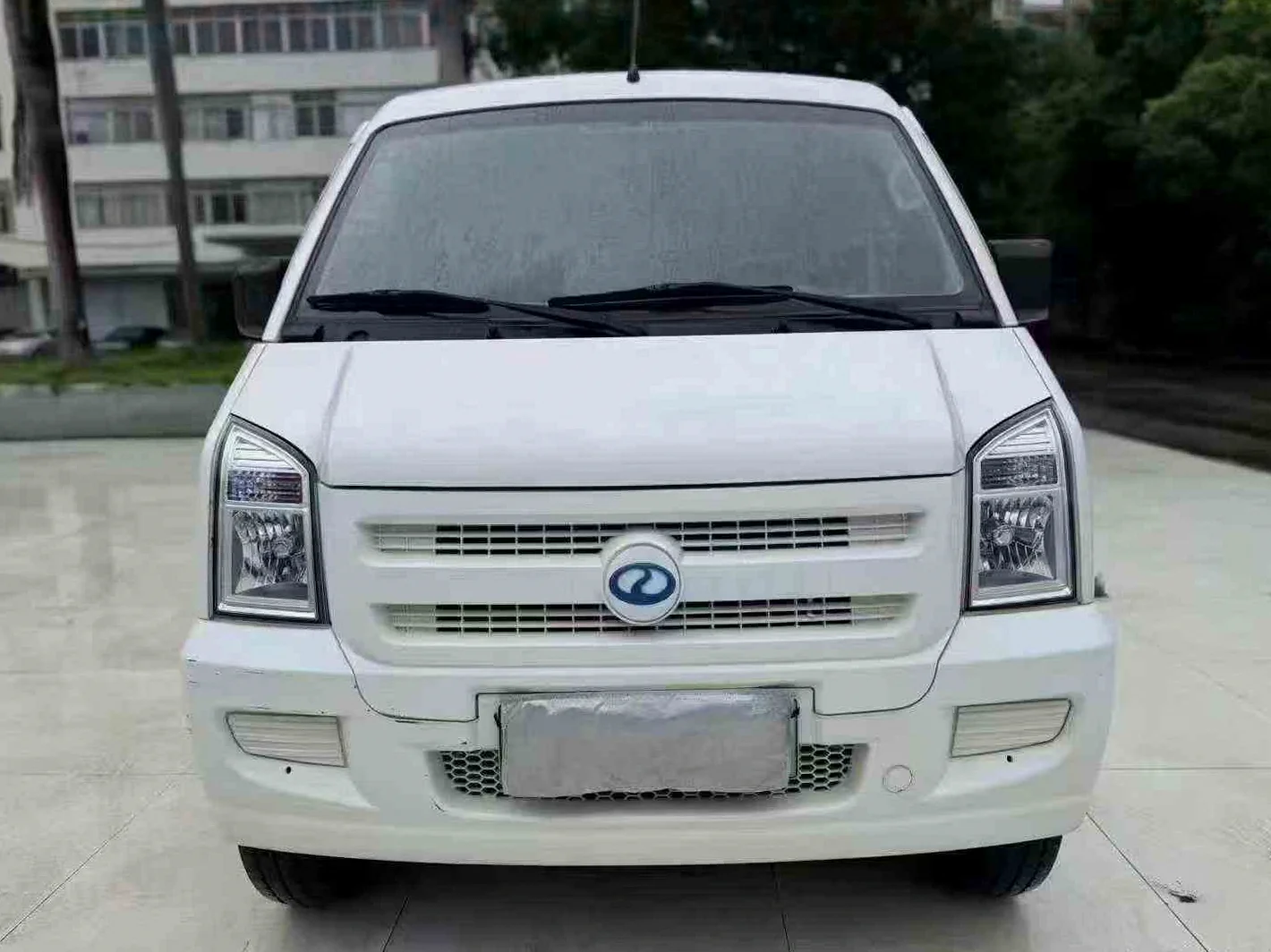 货车瑞驰EC35 正面外观二