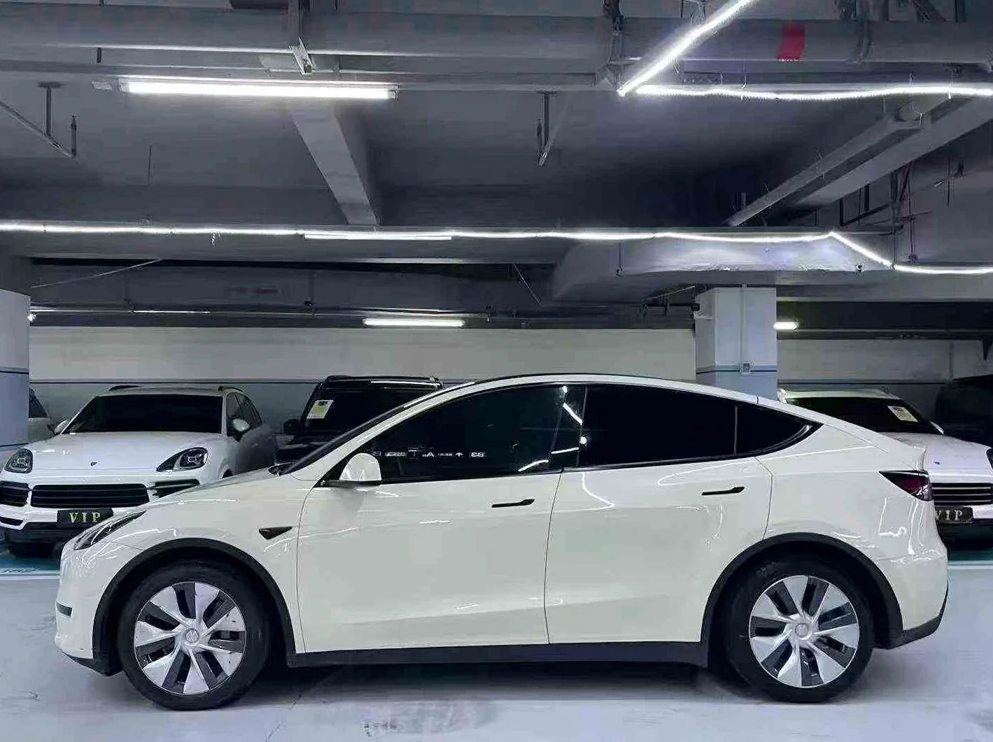 特斯拉MODEL 内饰后排
