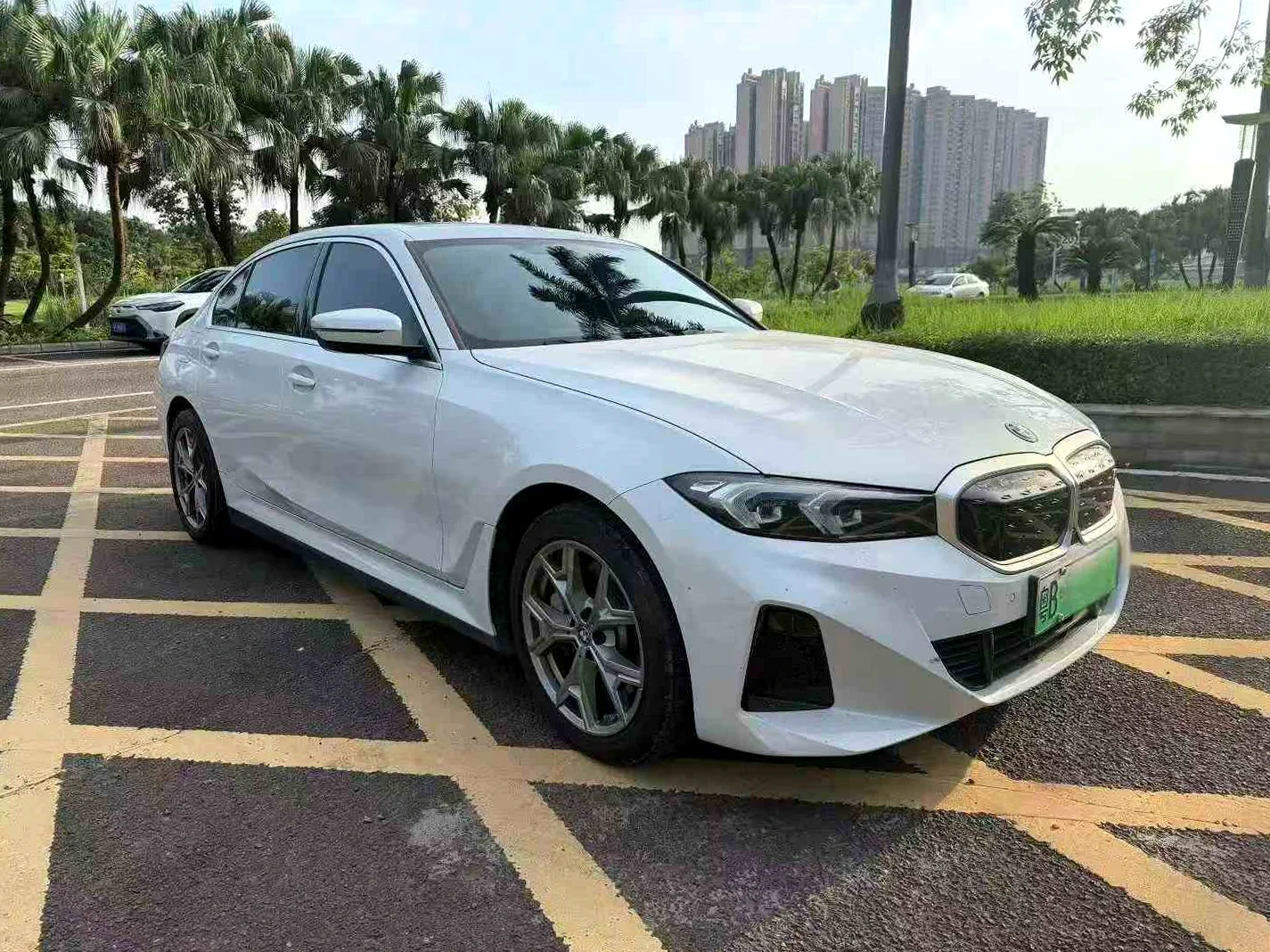 宝马I3 正面外观三