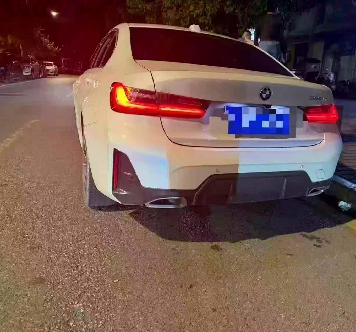 宝马3系 后面外观一