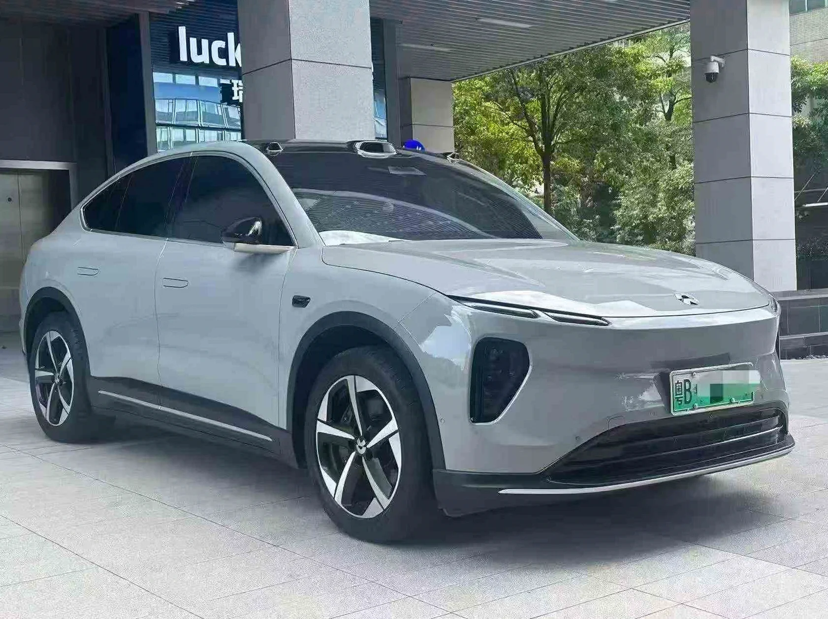 蔚来EC6 正面外观三