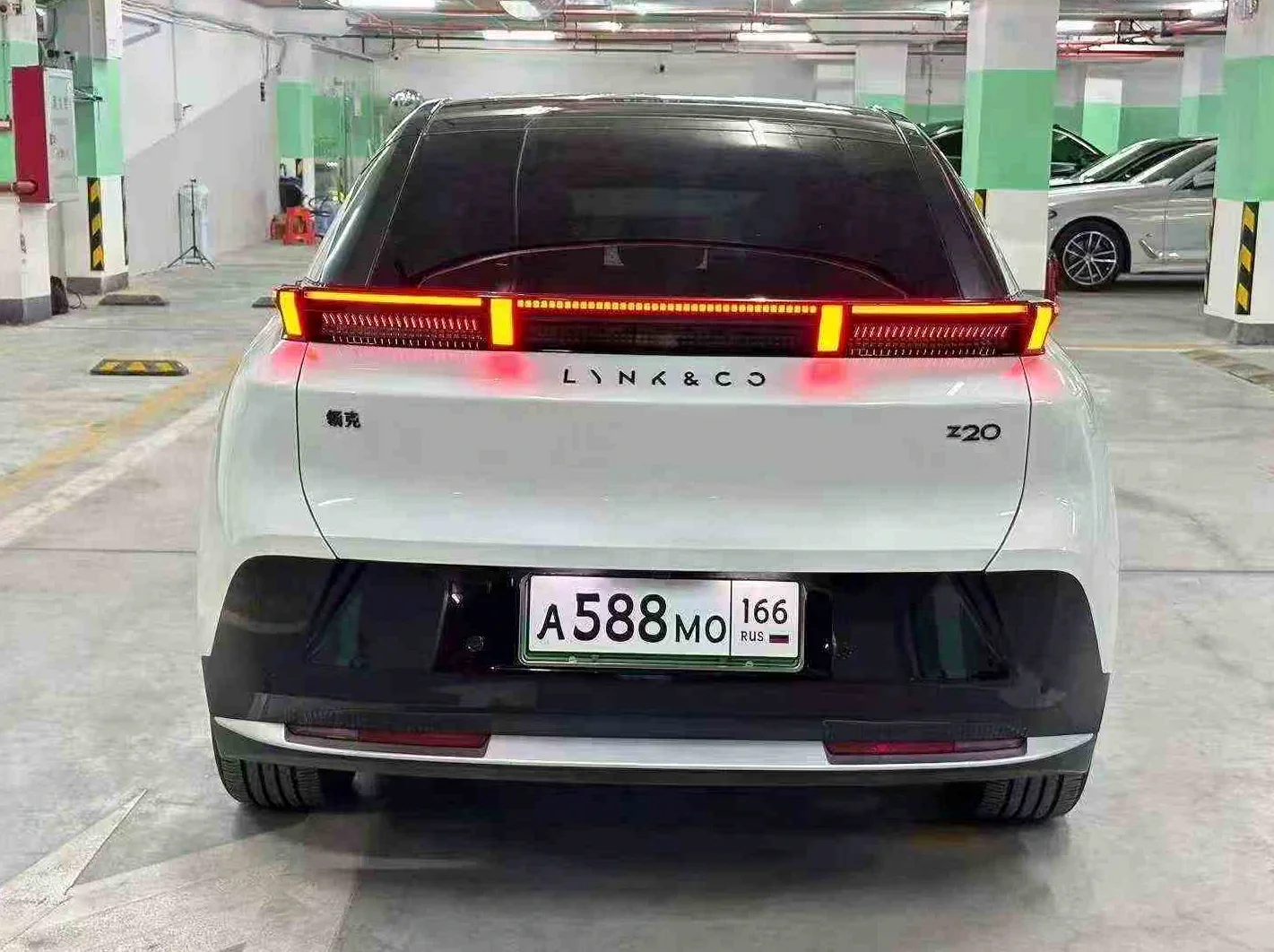 领克Z20 后面外观二