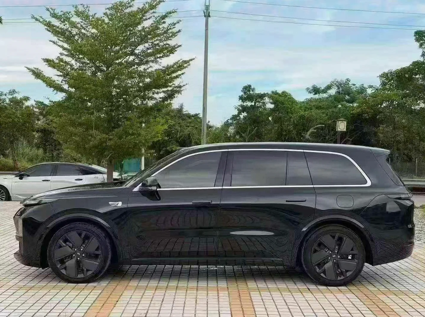 理想L9 正面外观三