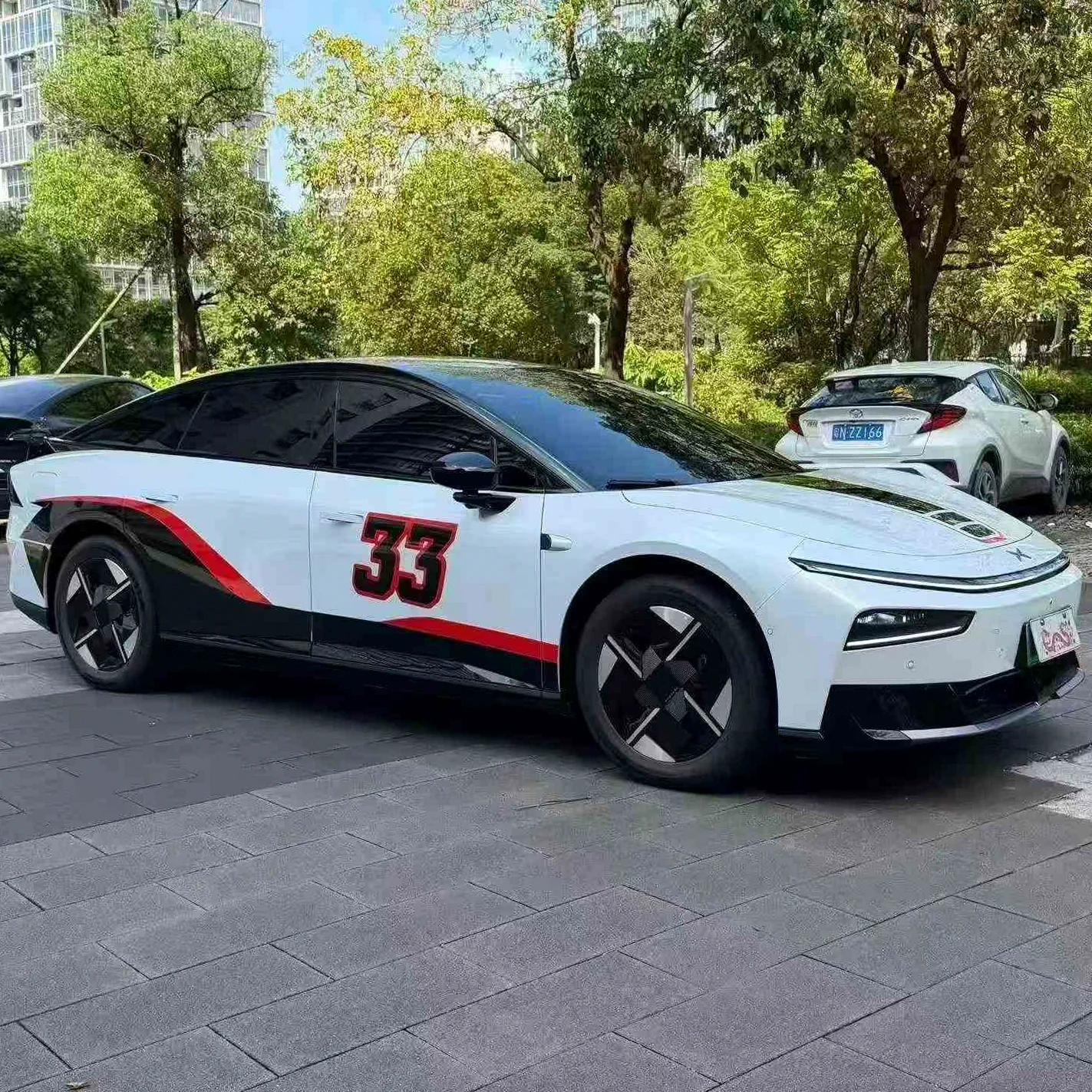 小鹏汽车p7 正面外观三