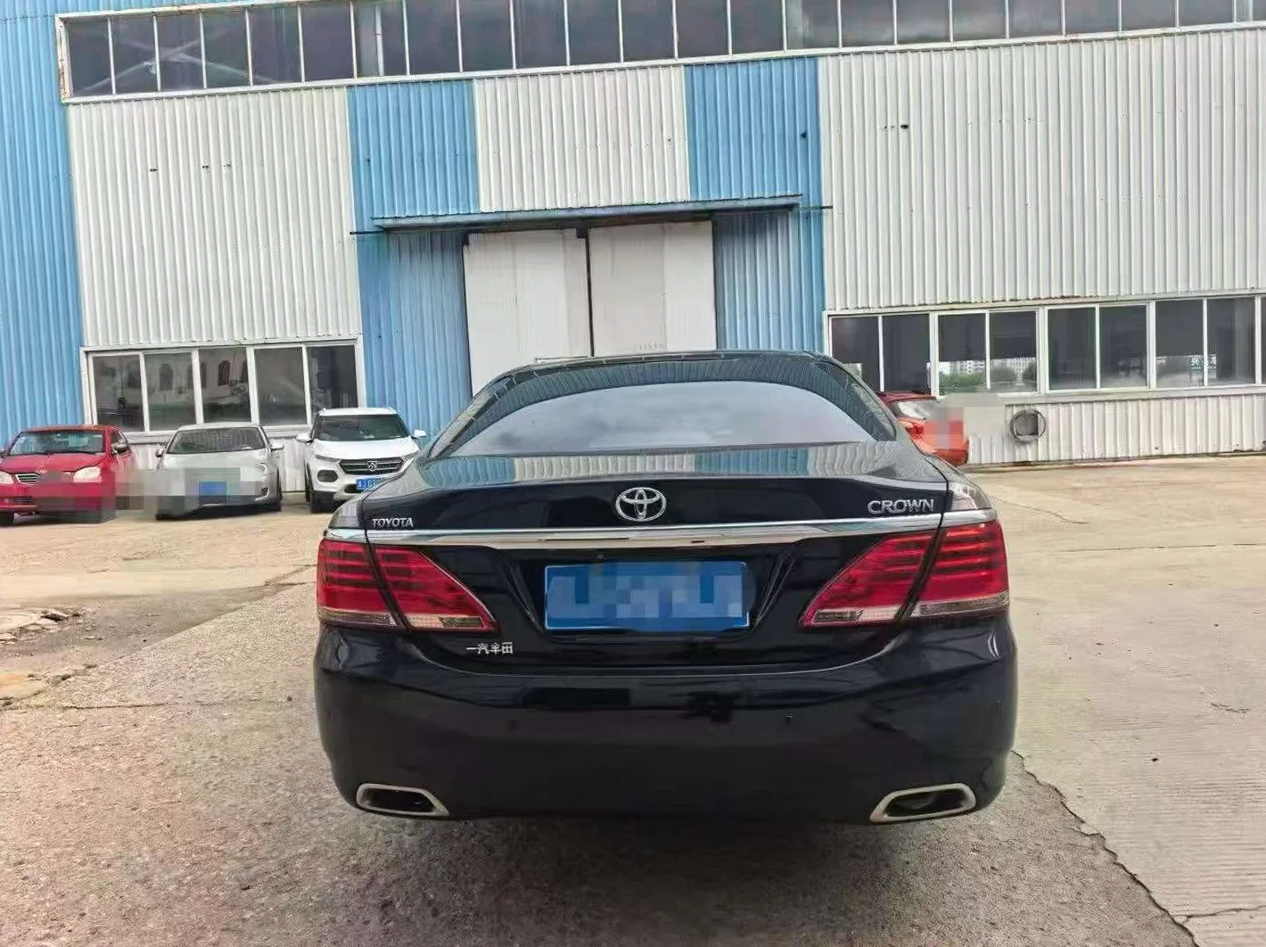 丰田皇冠 后面外观三