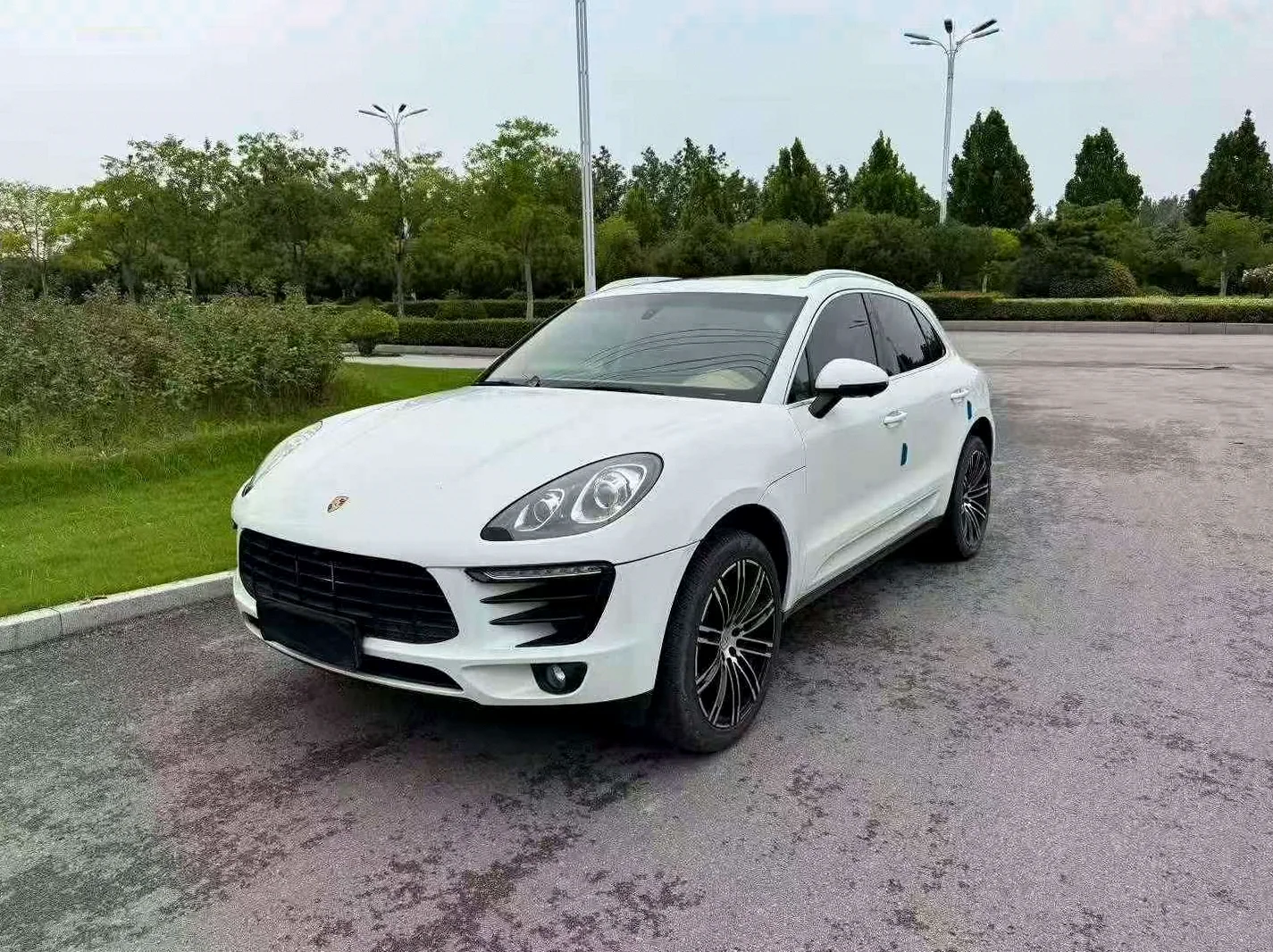 保时捷Macan 正面外观三