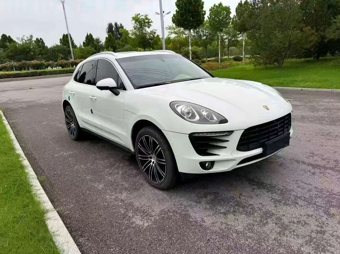 保时捷Macan 正面外观二