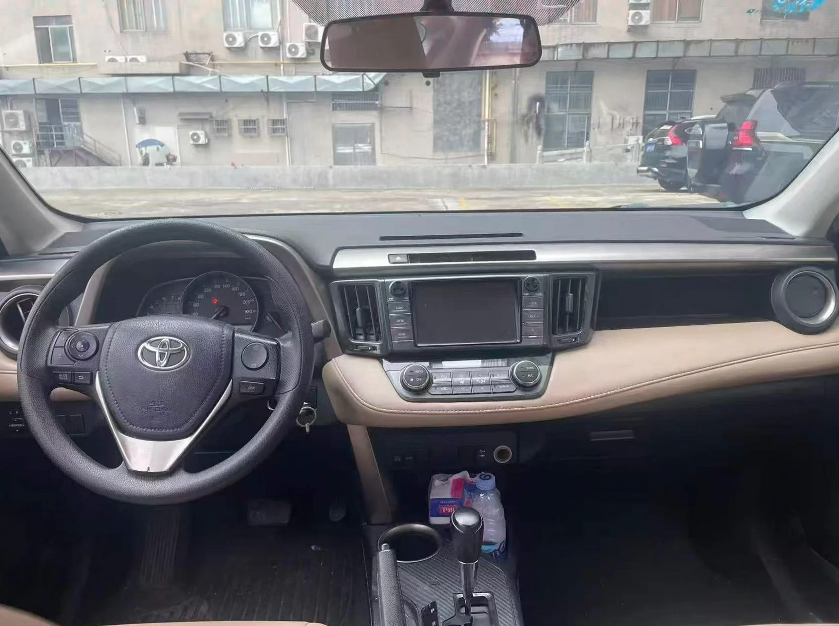 丰田RAV4荣放 后面外观一