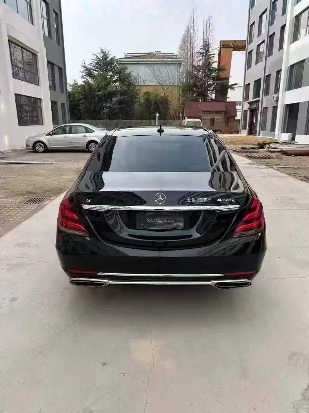奔驰S级 正面外观三