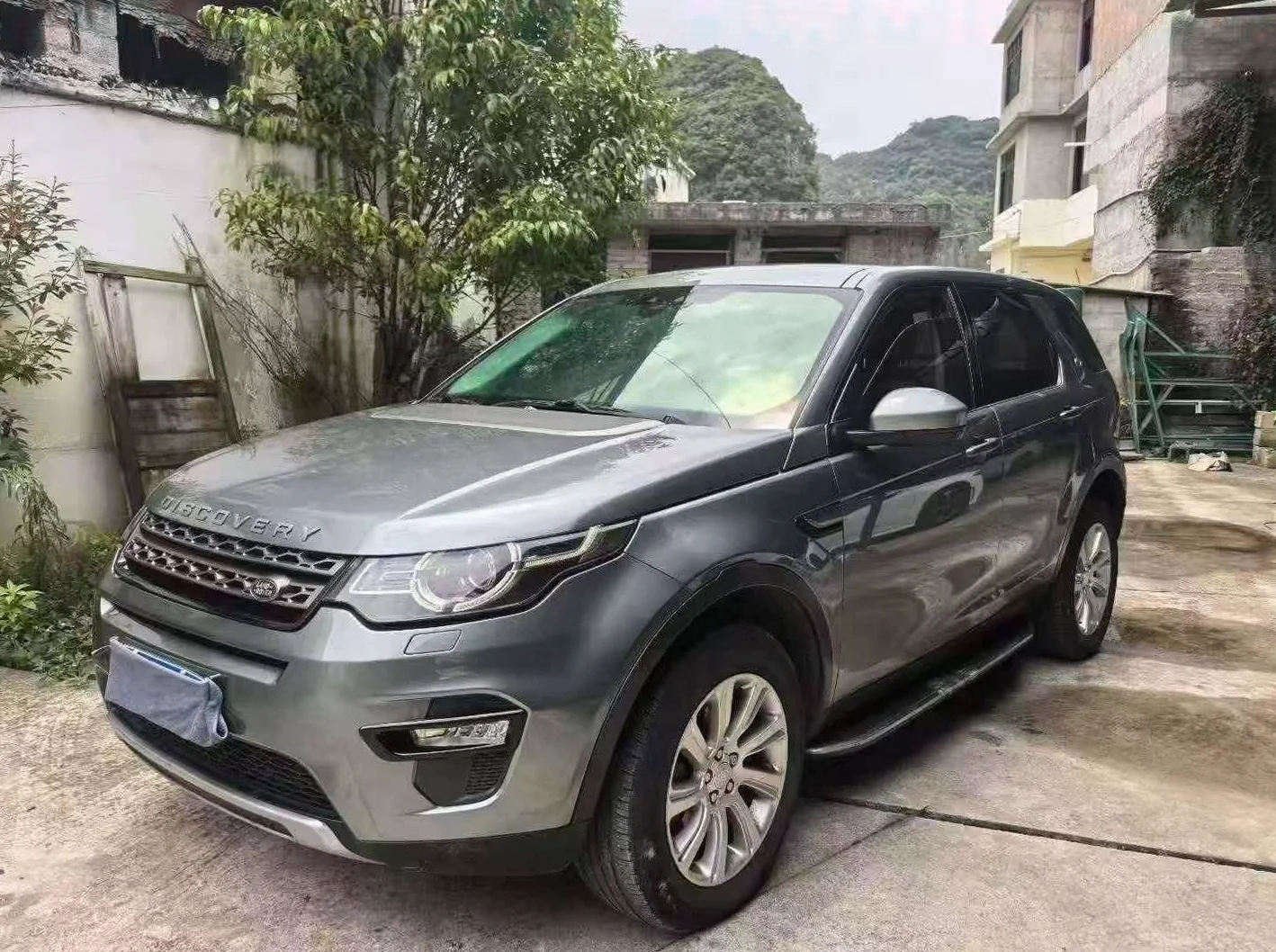 路虎发现神行 后面外观二