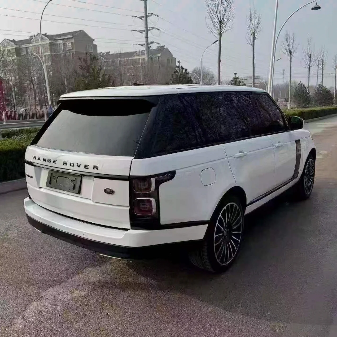 路虎揽胜行政 后面外观三