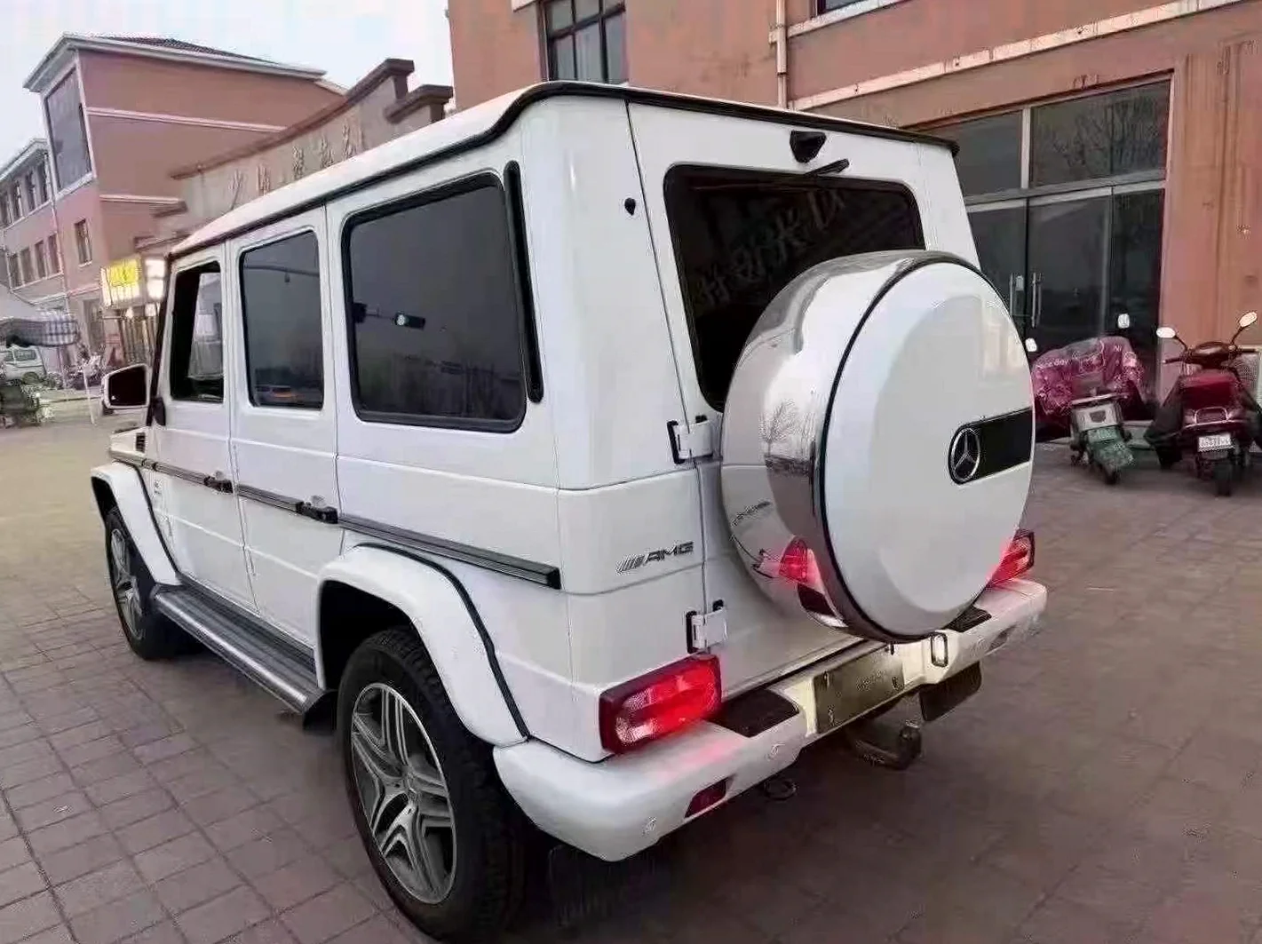 奔驰AMG 后面外观二