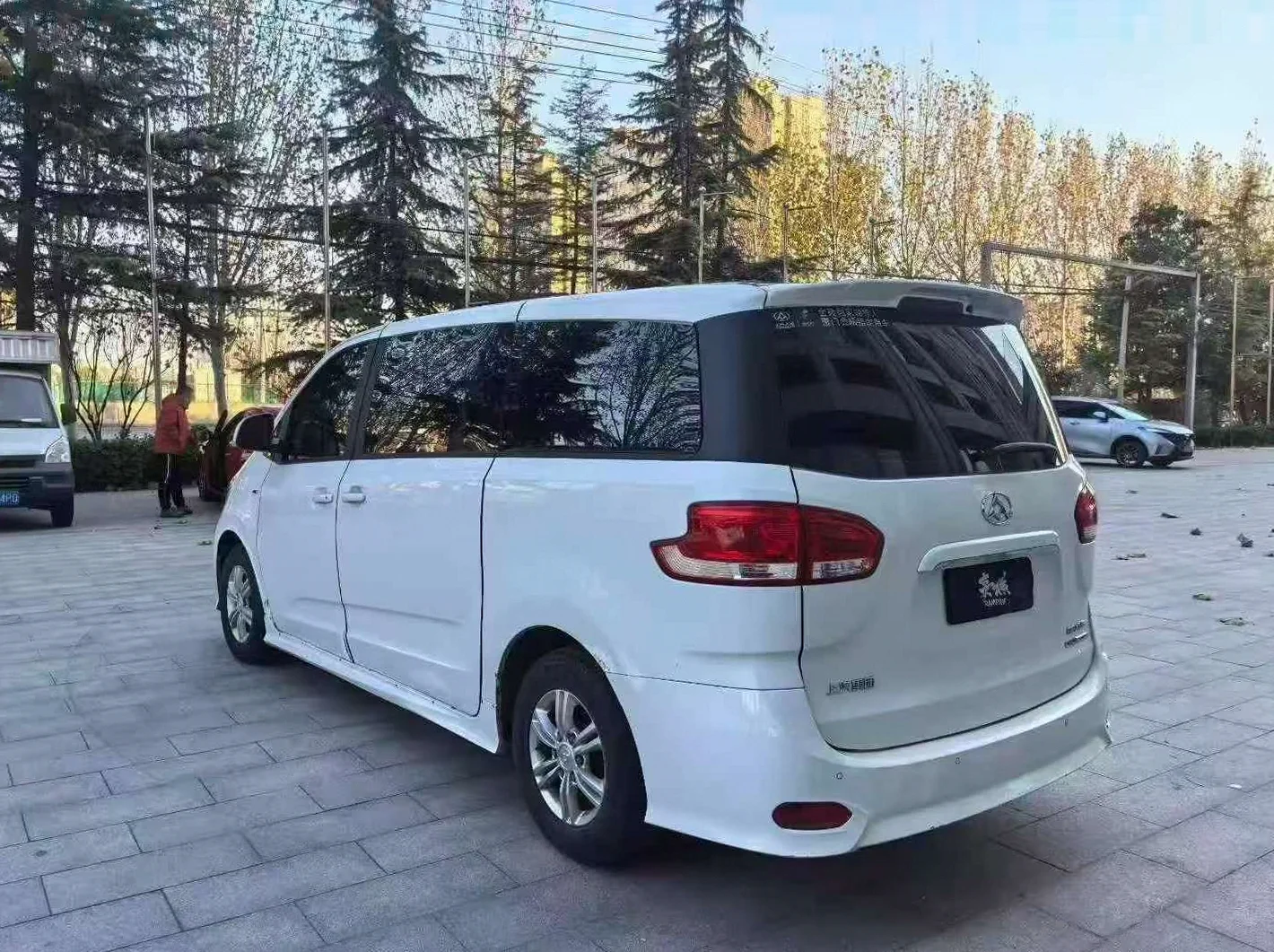 大通G10 后面外观一