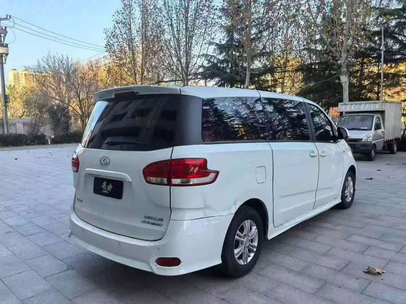 大通G10 后面外观二