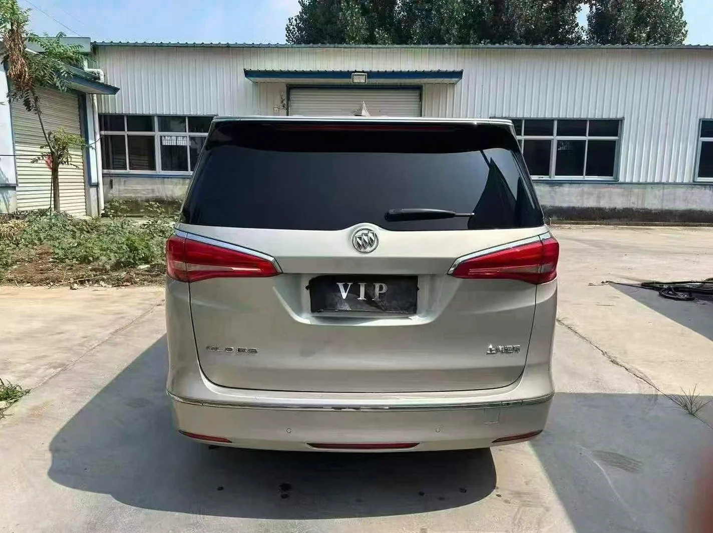 别克GL8 后面外观三