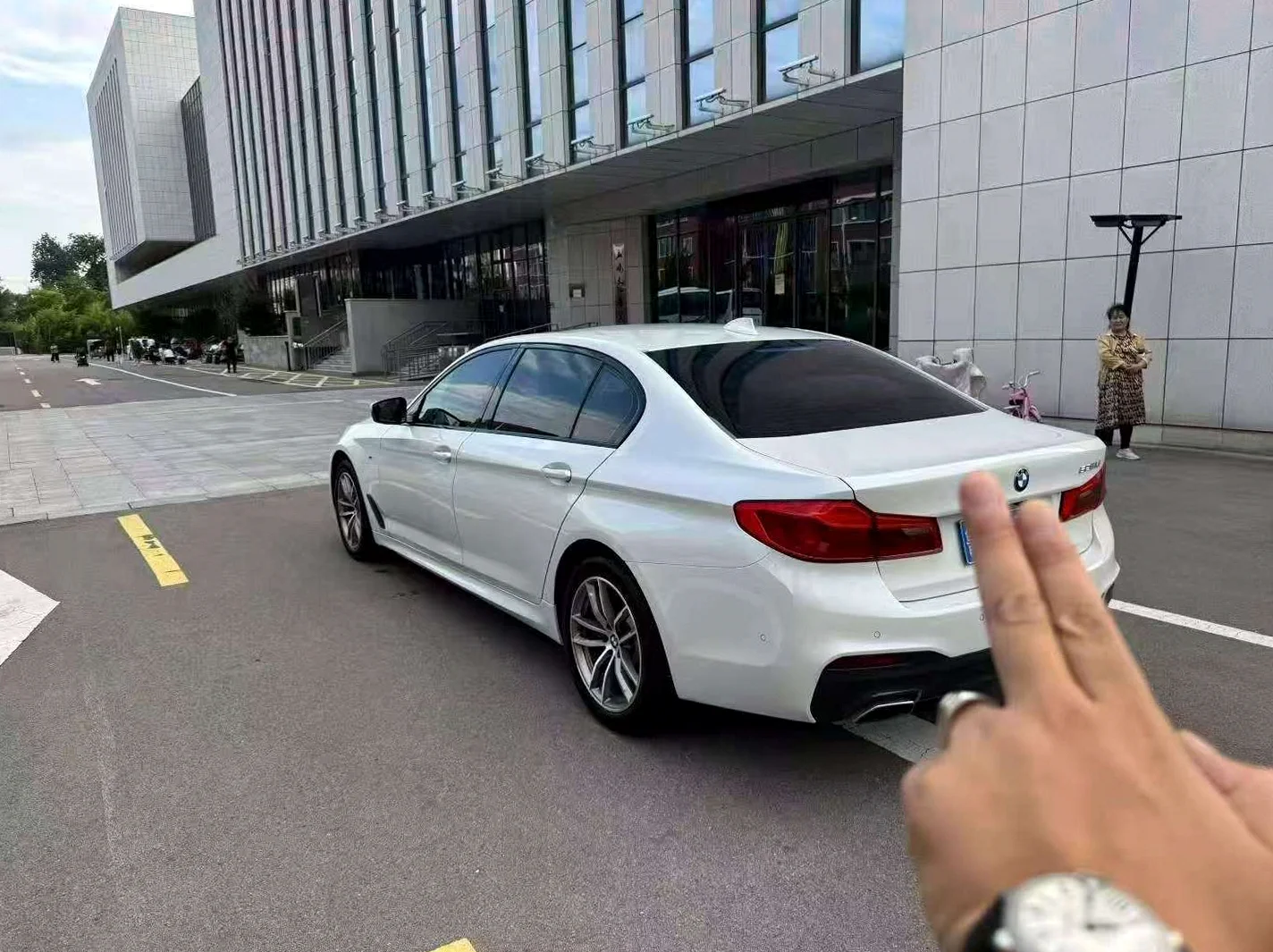 宝马5系 后面外观三