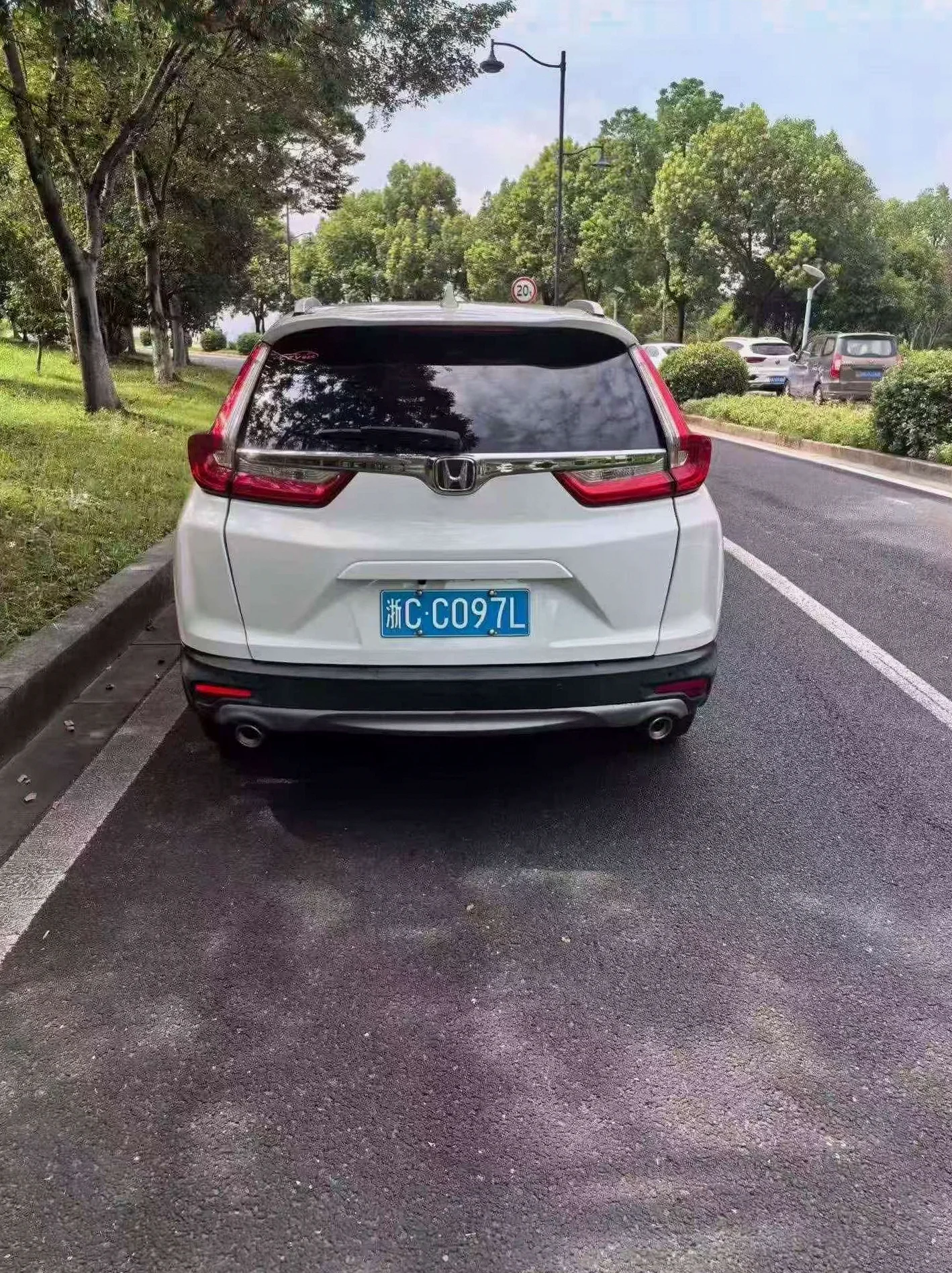 本田CRV 后面外观一