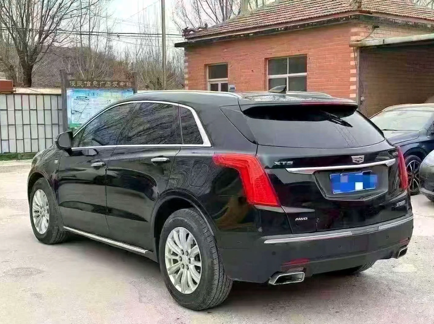 凯迪拉克XT5 后面外观一