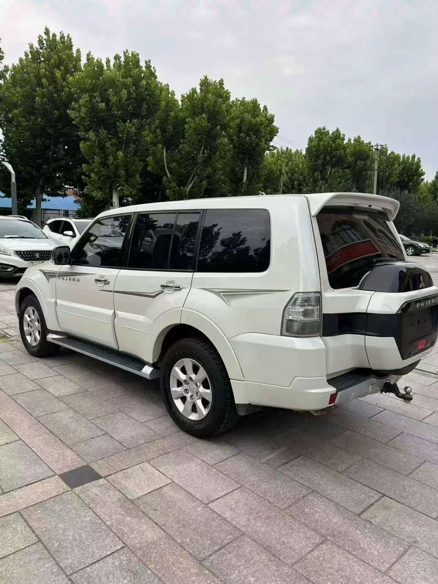 三菱帕杰罗 后面外观二