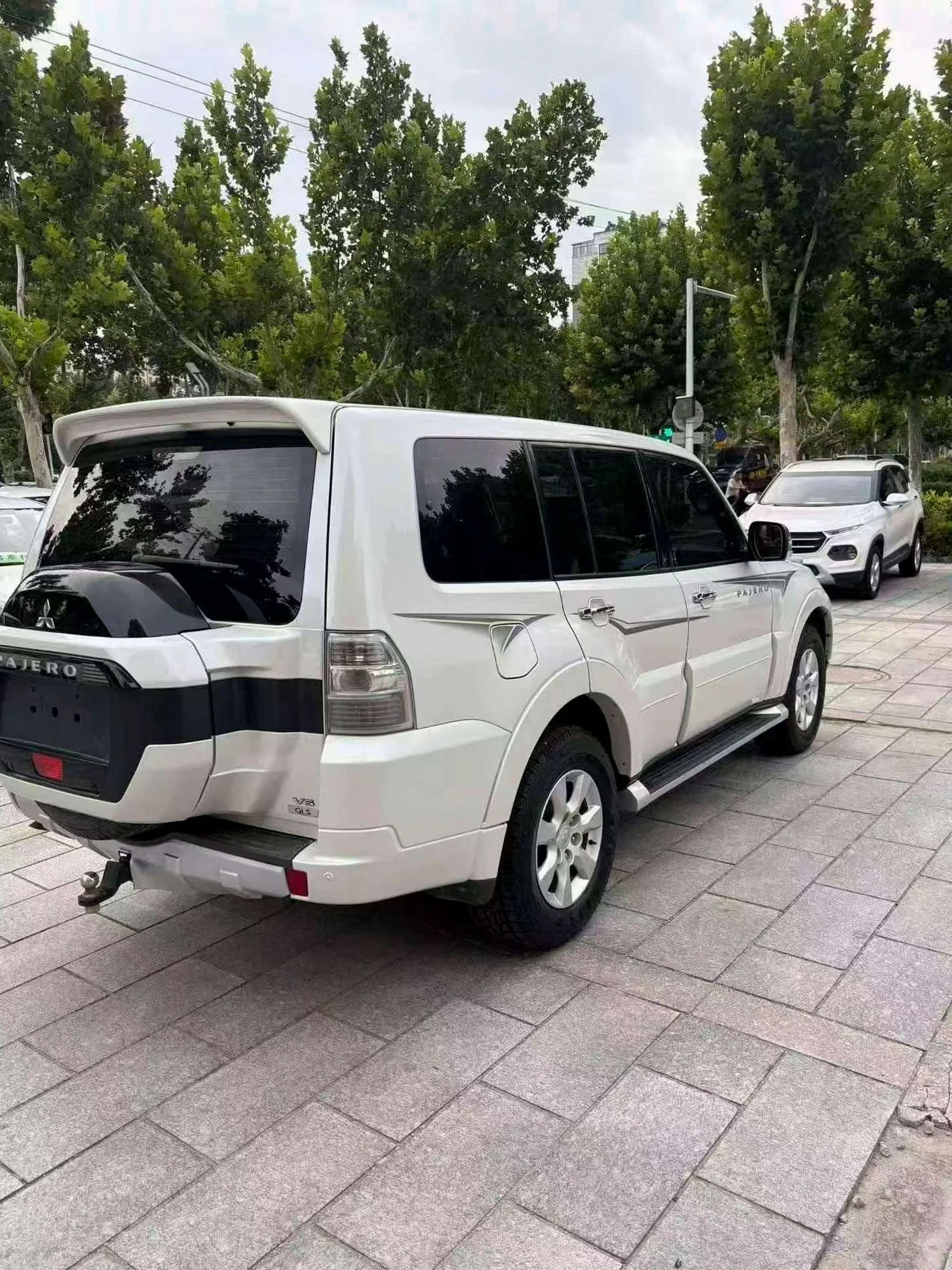 三菱帕杰罗 后面外观一