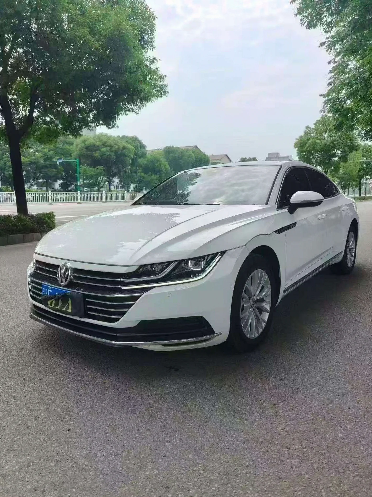 大众CC 正面外观二